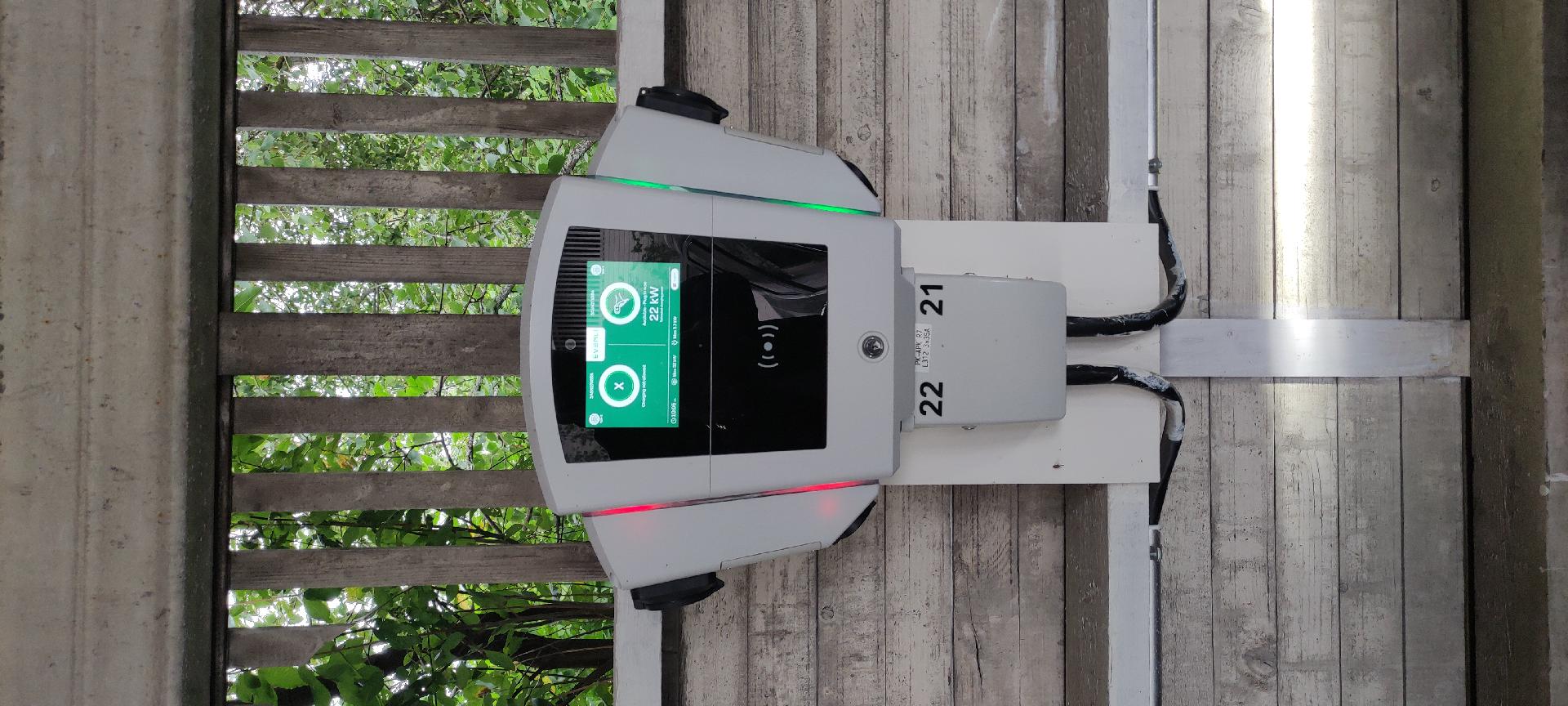 Sähköauton lataus omalla paikalla