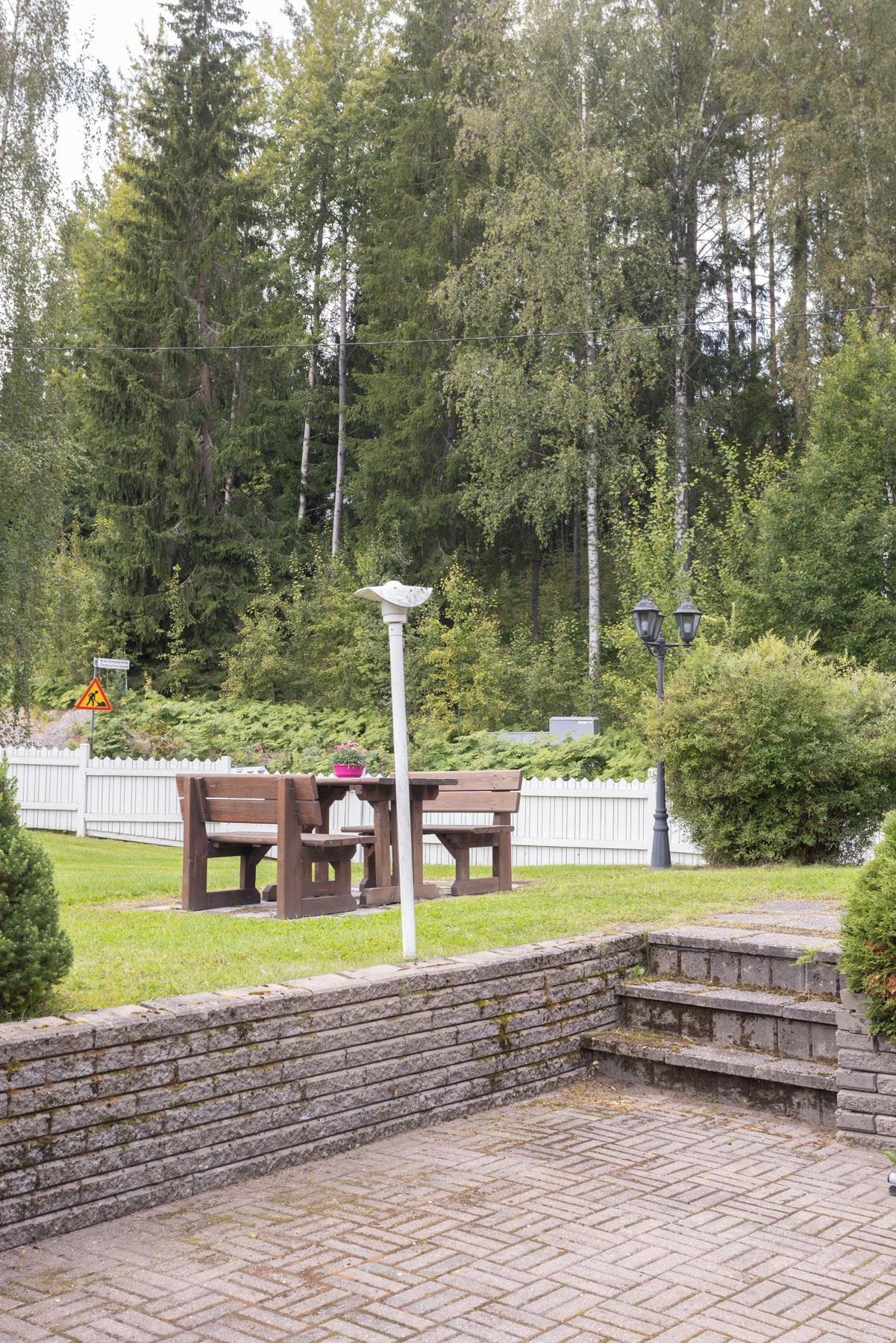 Pihapiiriä (vehreään aikaan)