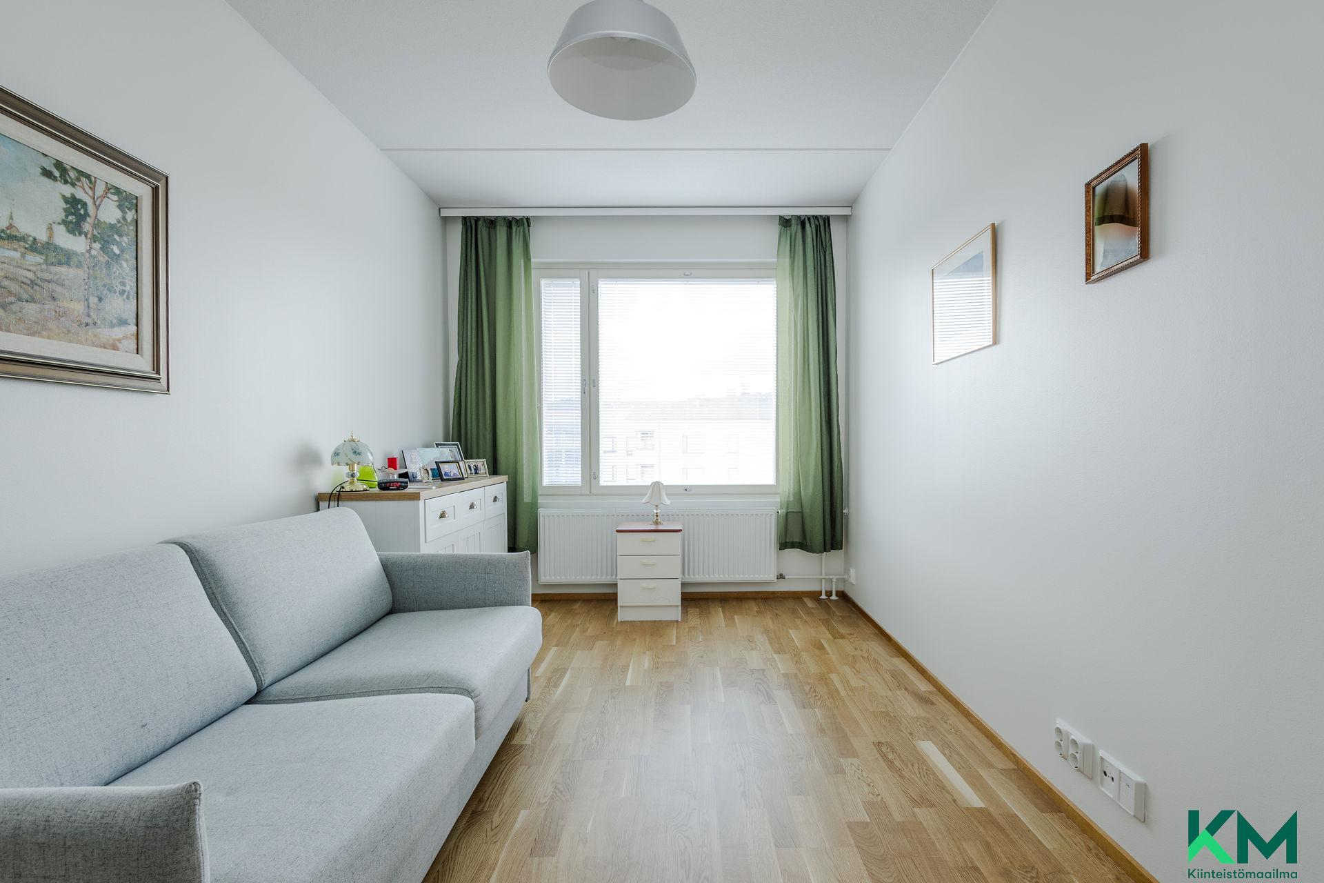 Vahva-Jussin lenkki 21, Asemantausta, Lahti