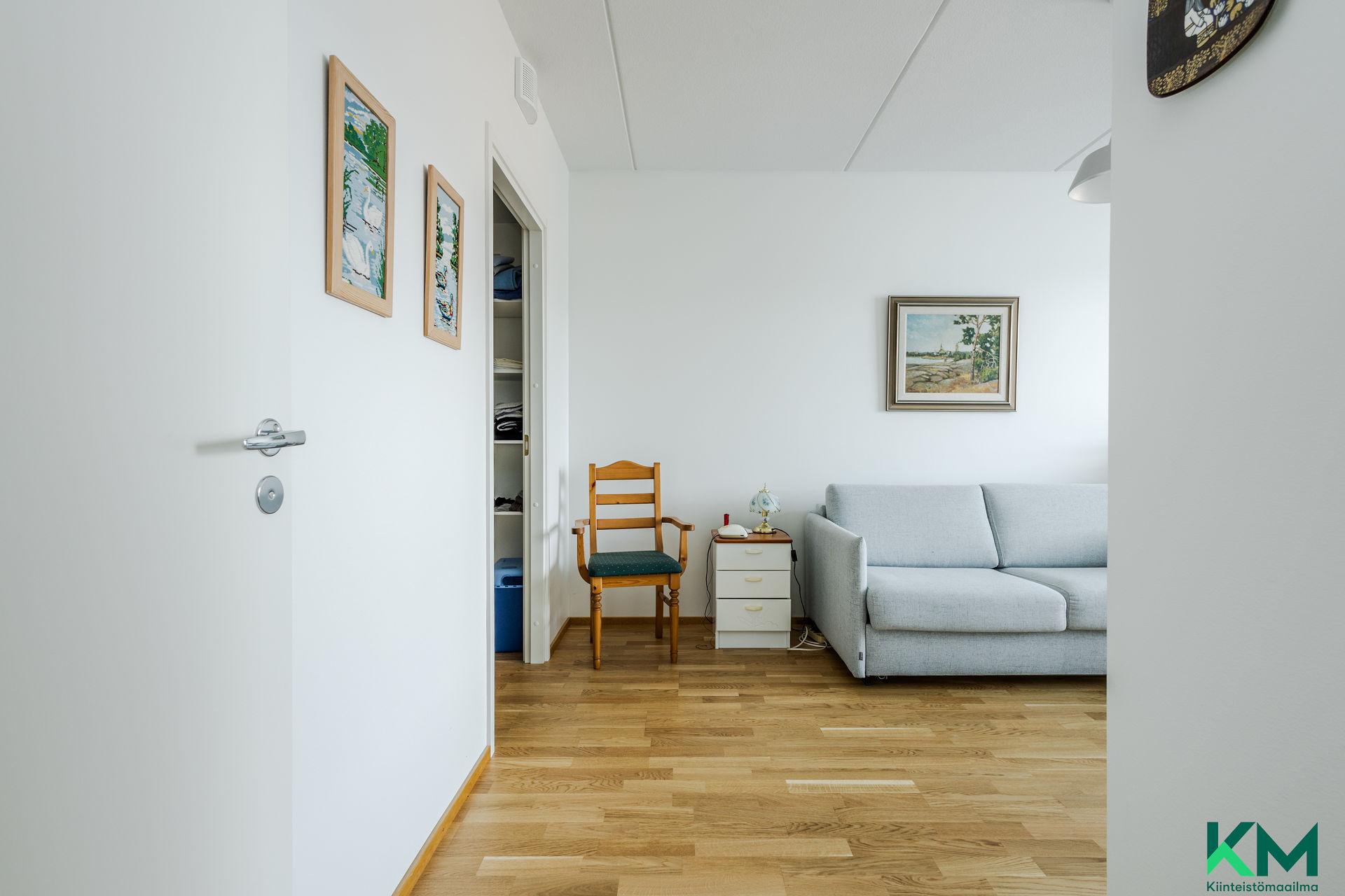 Vahva-Jussin lenkki 21, Asemantausta, Lahti