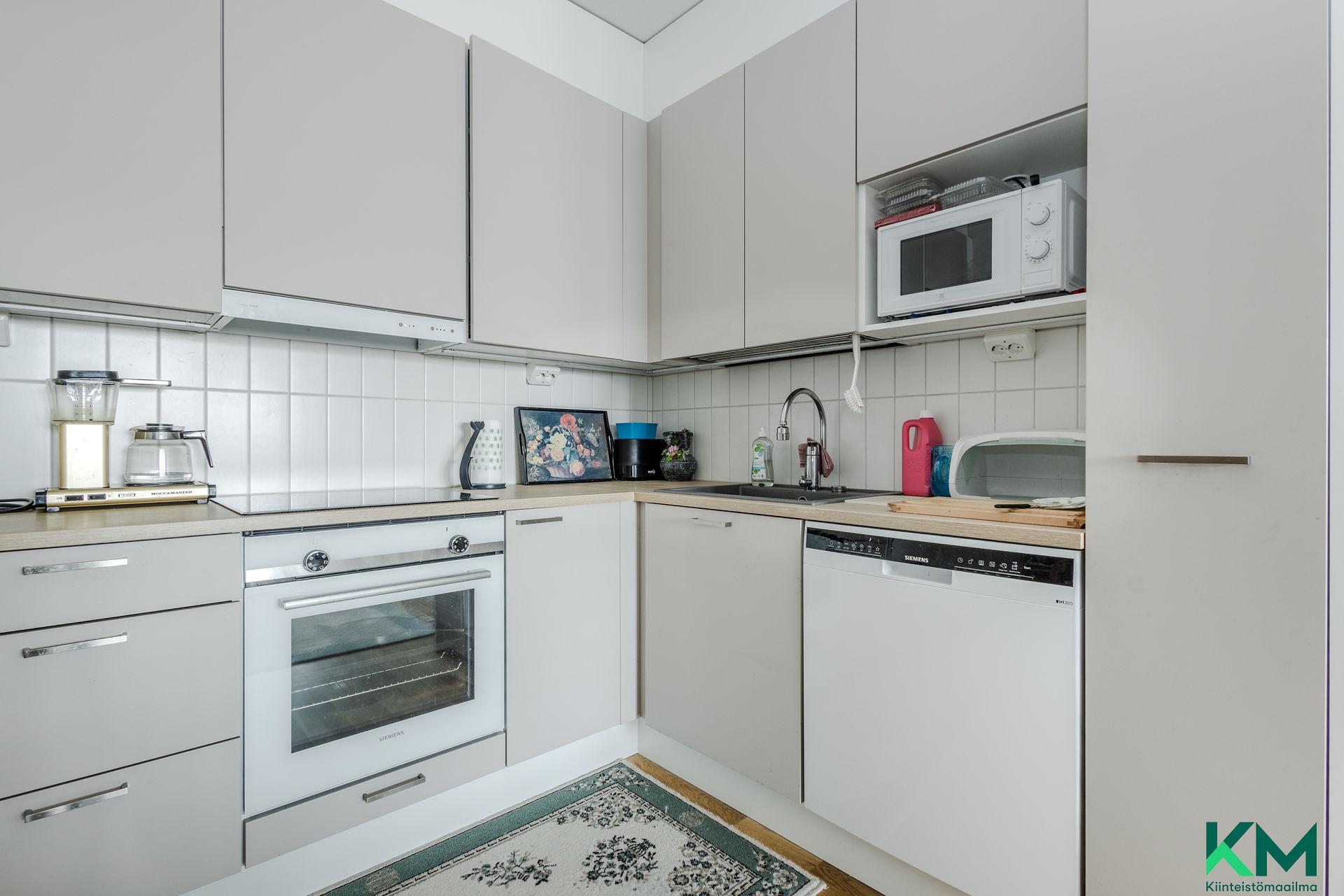 Vahva-Jussin lenkki 21, Asemantausta, Lahti