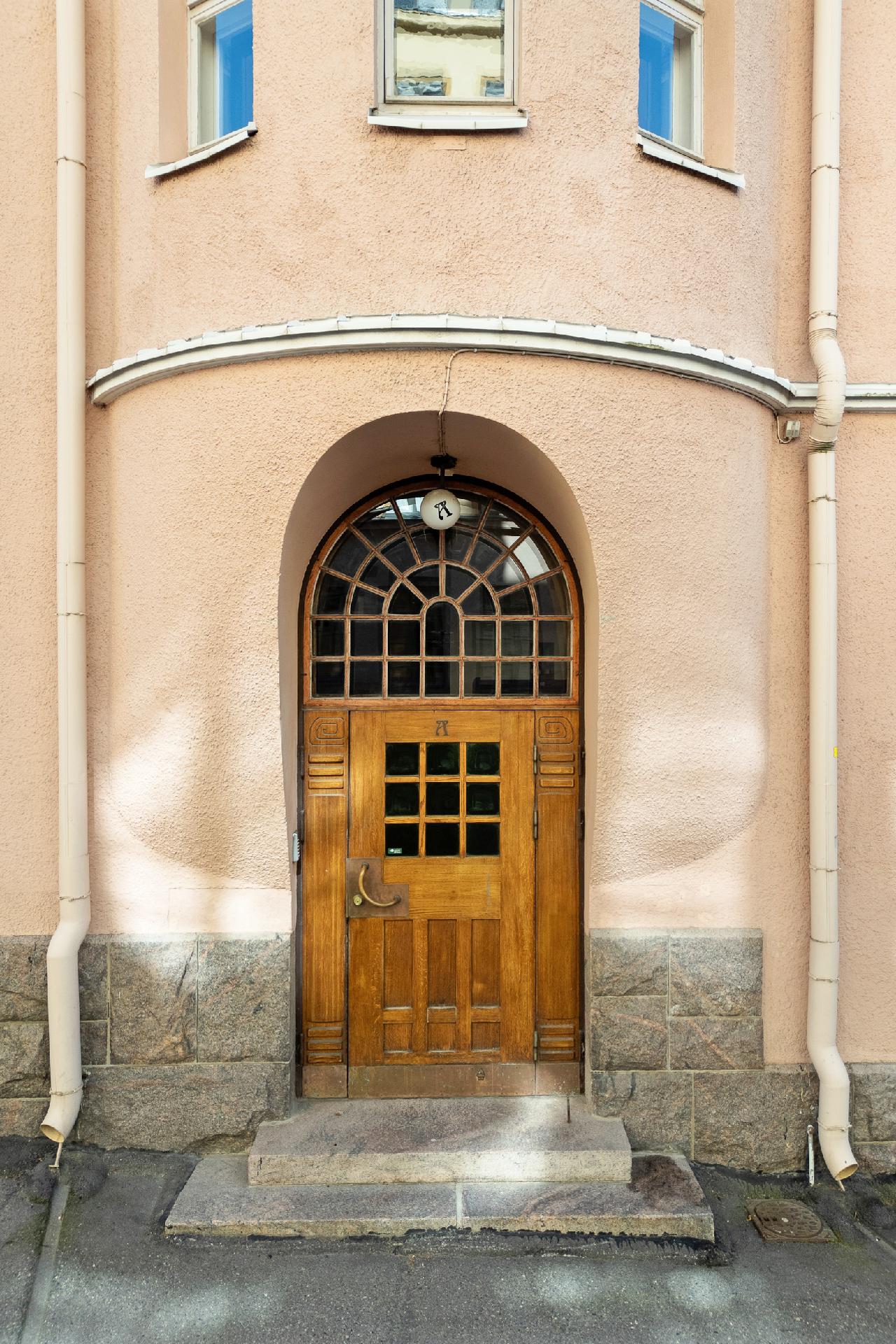 Luotsikatu 4, Katajanokka, Helsinki