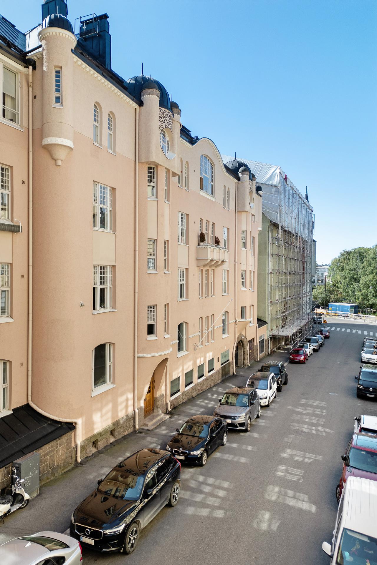 Luotsikatu 4, Katajanokka, Helsinki