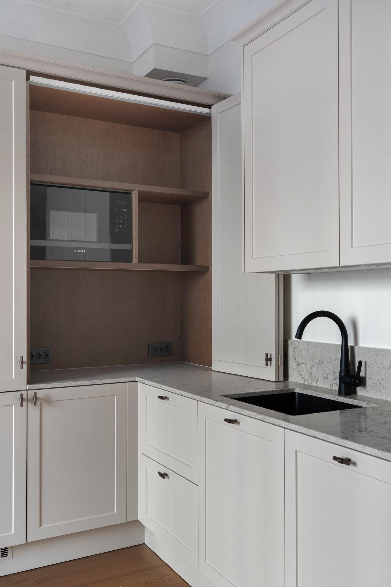 Luotsikatu 4, Katajanokka, Helsinki