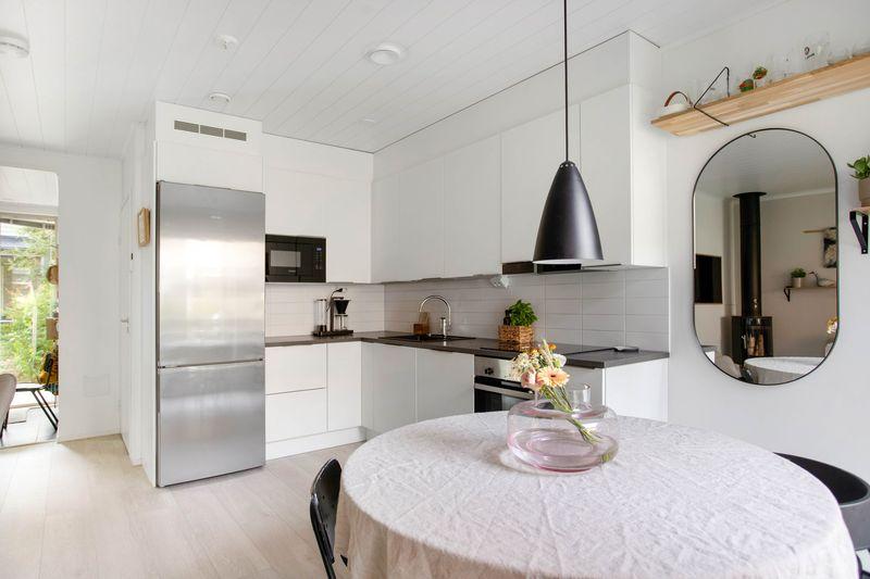 Neitoperhosentie 9, Honkasuo, Helsinki