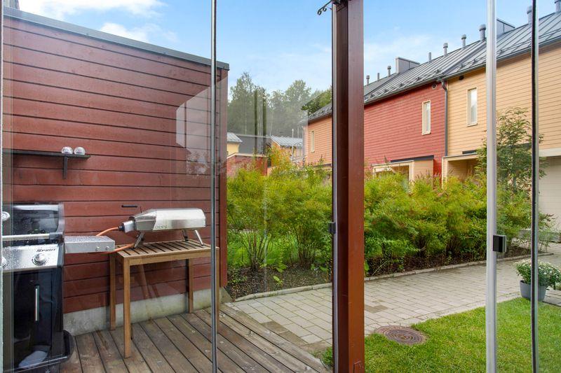 Neitoperhosentie 9, Honkasuo, Helsinki