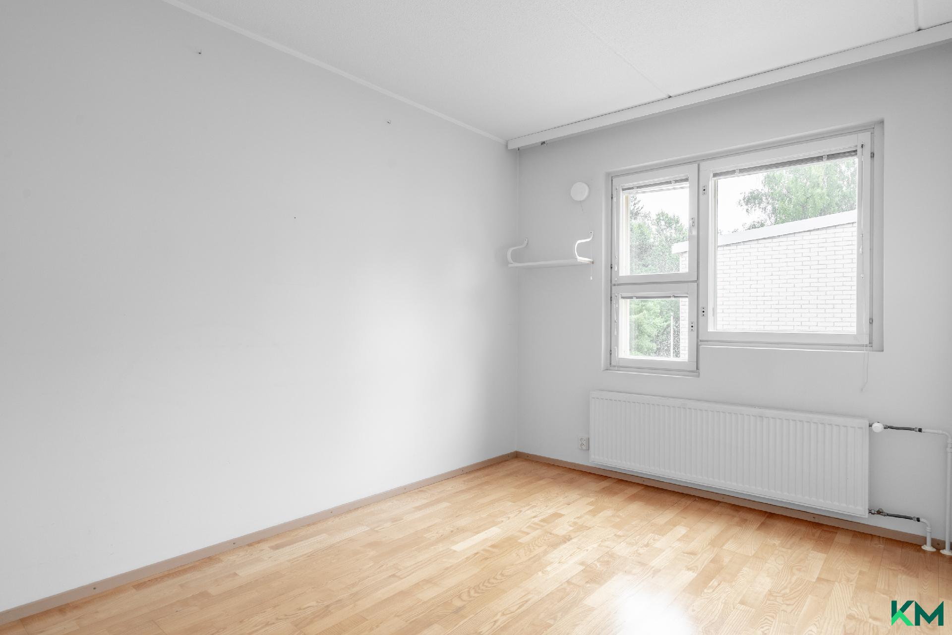 Toinen mh - Det andra sovrummet. 