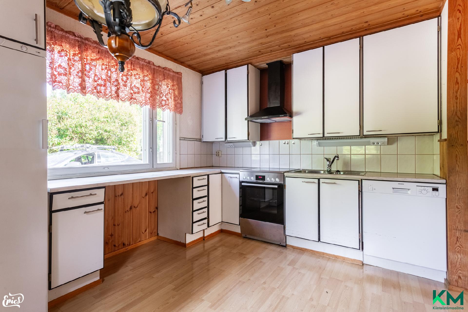 Pirttilahdentie 4, Sääksjärvi, Lempäälä