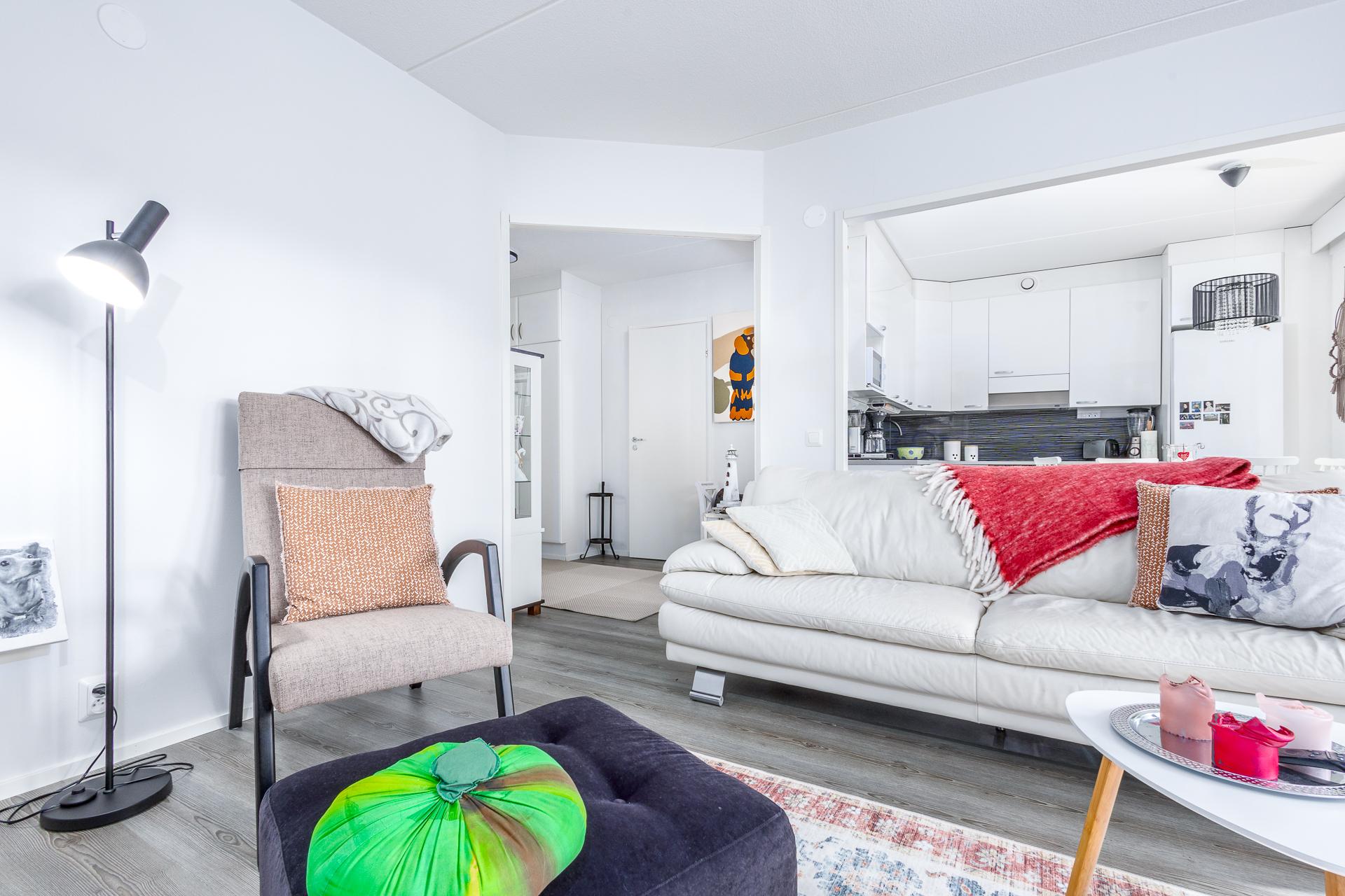 avattu olohuone/keittiötila