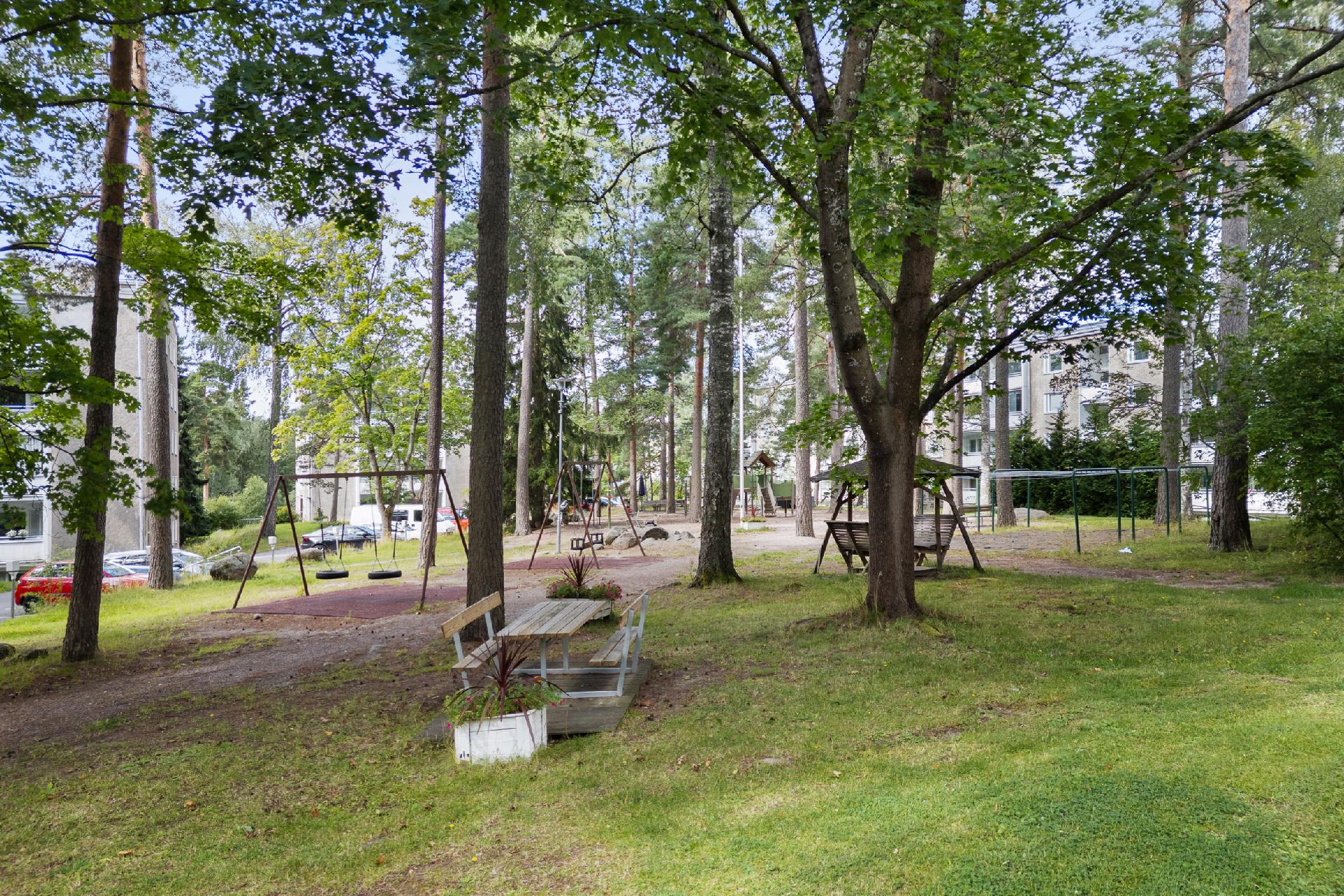 Porintie 9, Munkkivuori, Helsinki