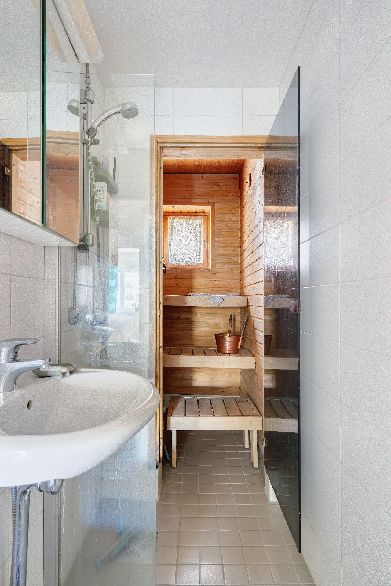 Porintie 9, Munkkivuori, Helsinki