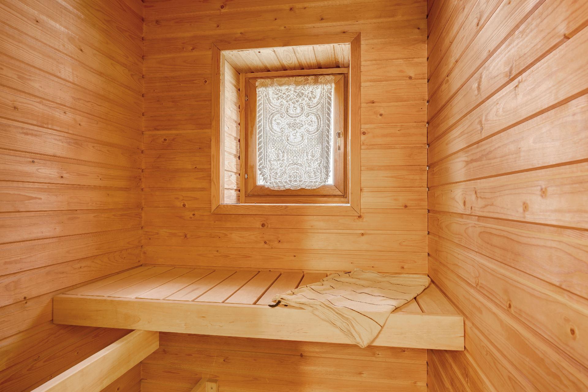 Porintie 9, Munkkivuori, Helsinki