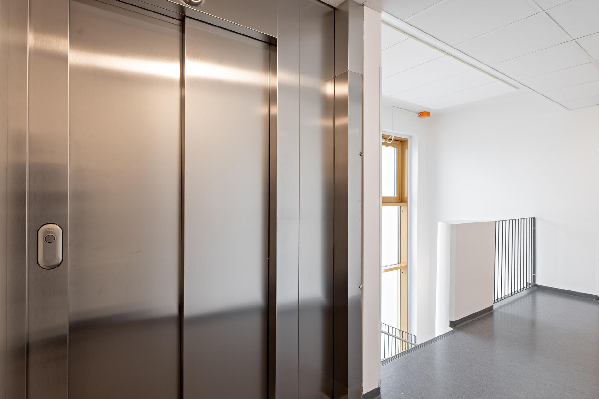 Kauppalinnankatu 1, Linnanmaa, Oulu