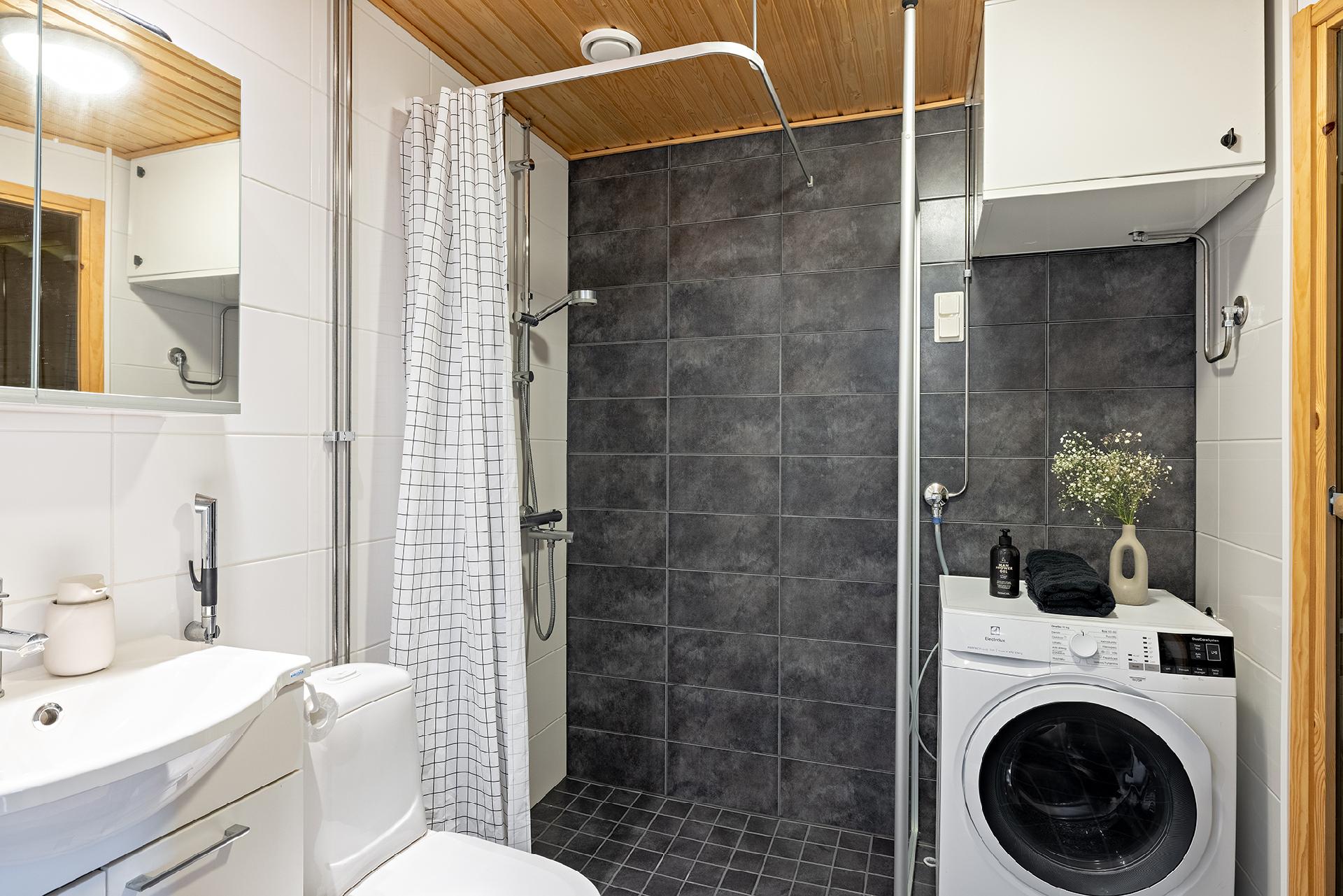 Kauppalinnankatu 1, Linnanmaa, Oulu