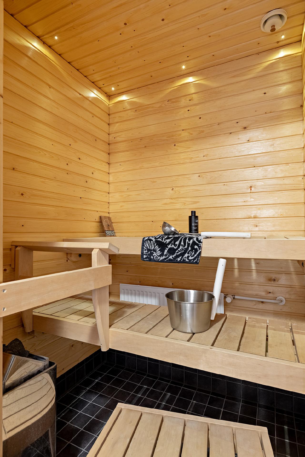 Kauppalinnankatu 1, Linnanmaa, Oulu