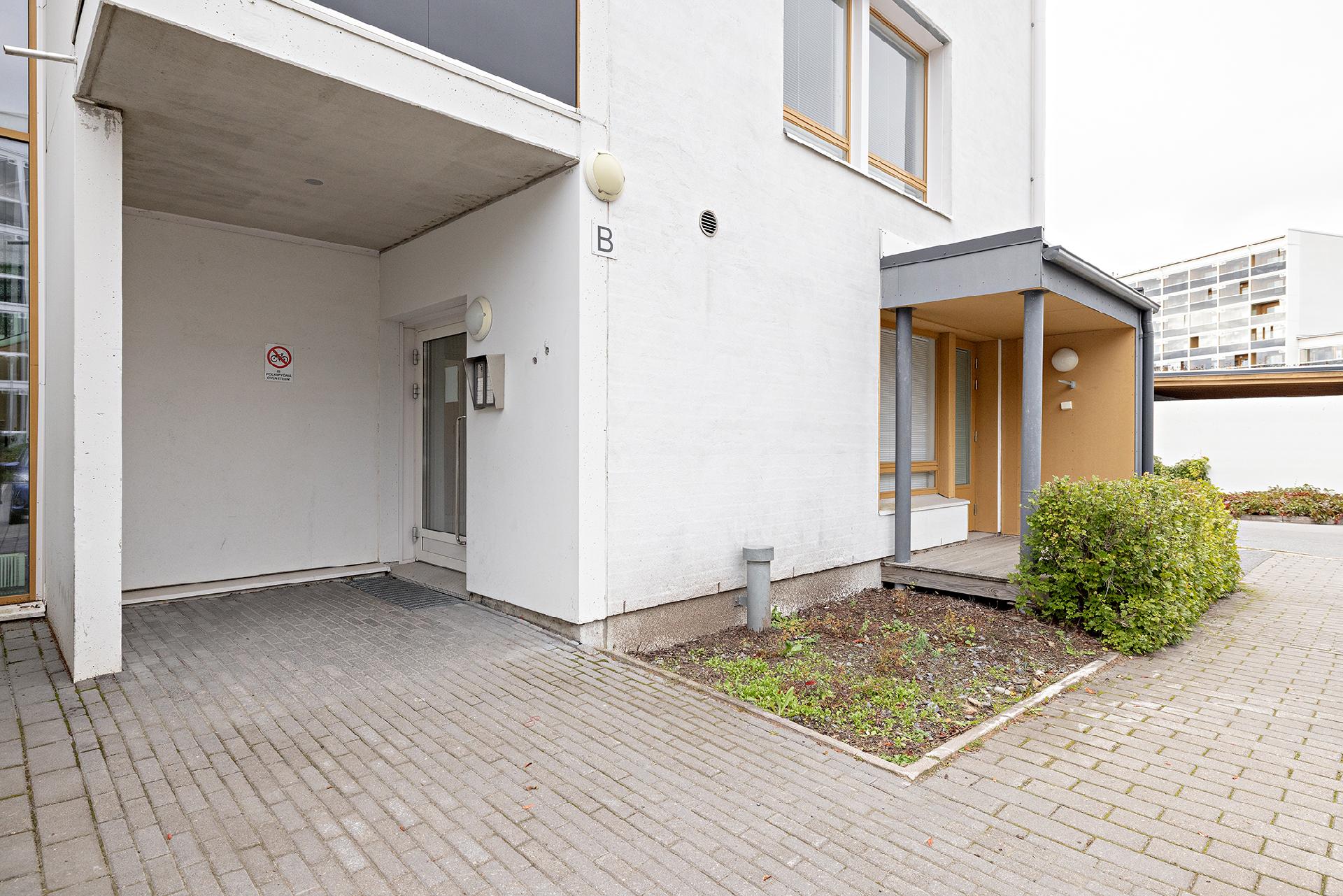 Kauppalinnankatu 1, Linnanmaa, Oulu