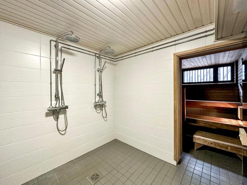 Taloyhtiön suihkutila