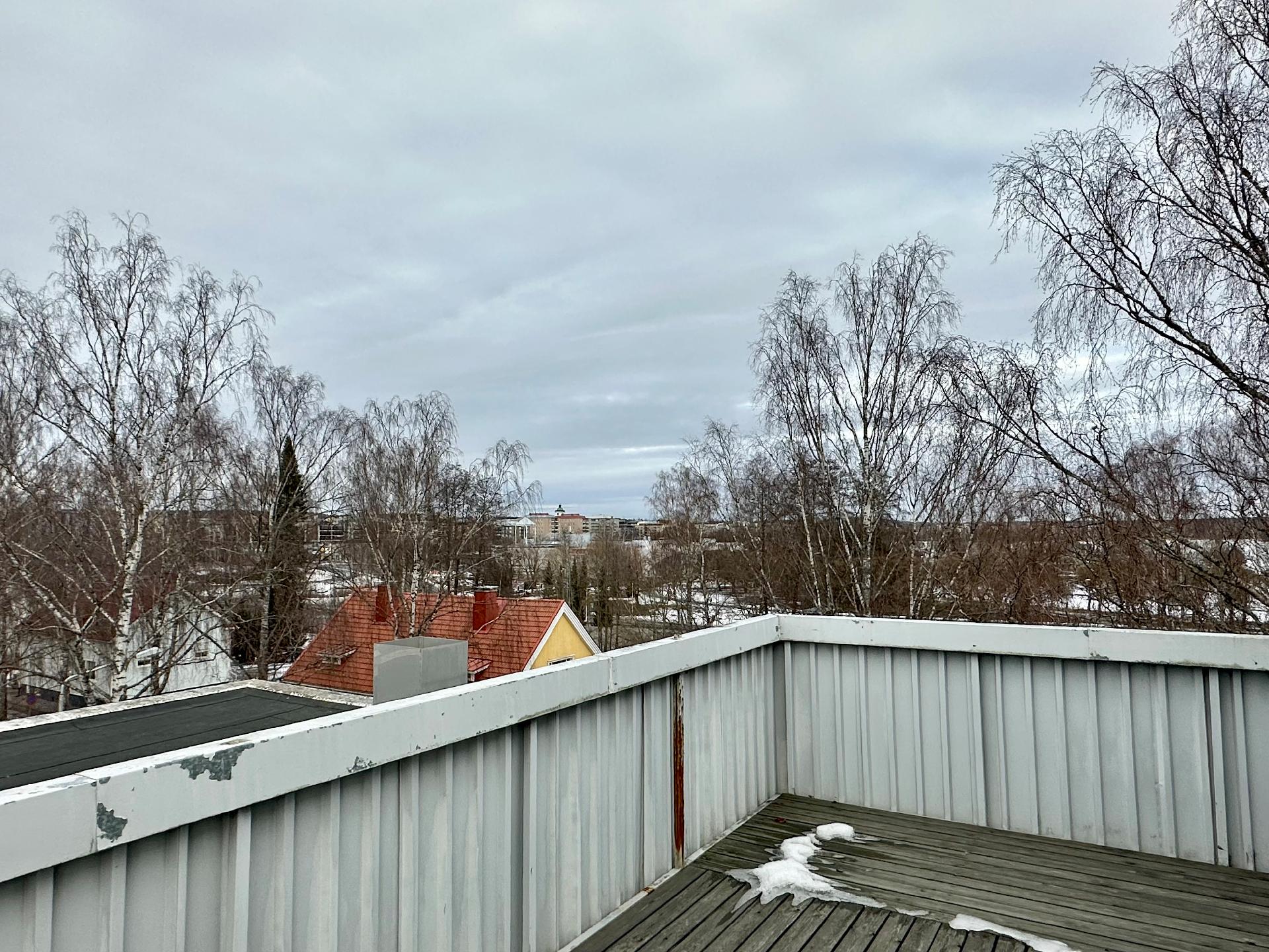 Kattoterassilta keskustan suuntaan