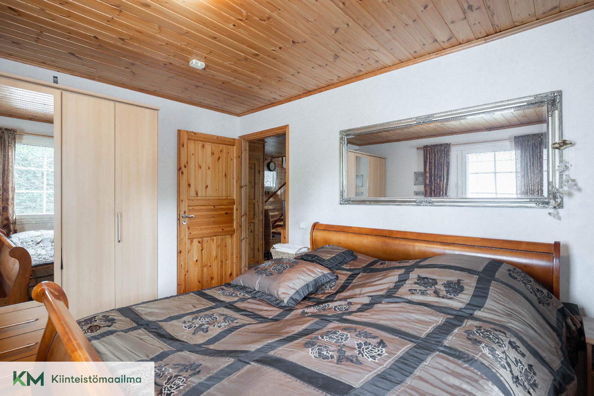 Punkkilantie 11, Tiutinen, Kotka