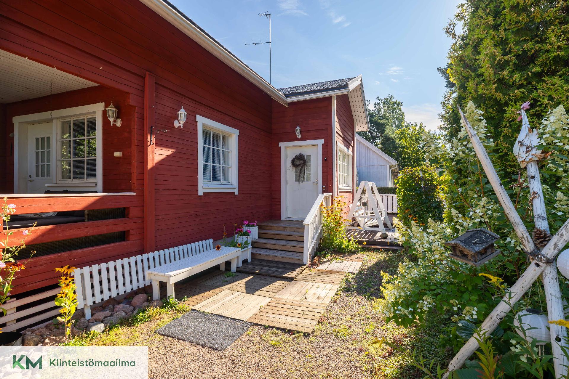 Punkkilantie 11, Tiutinen, Kotka