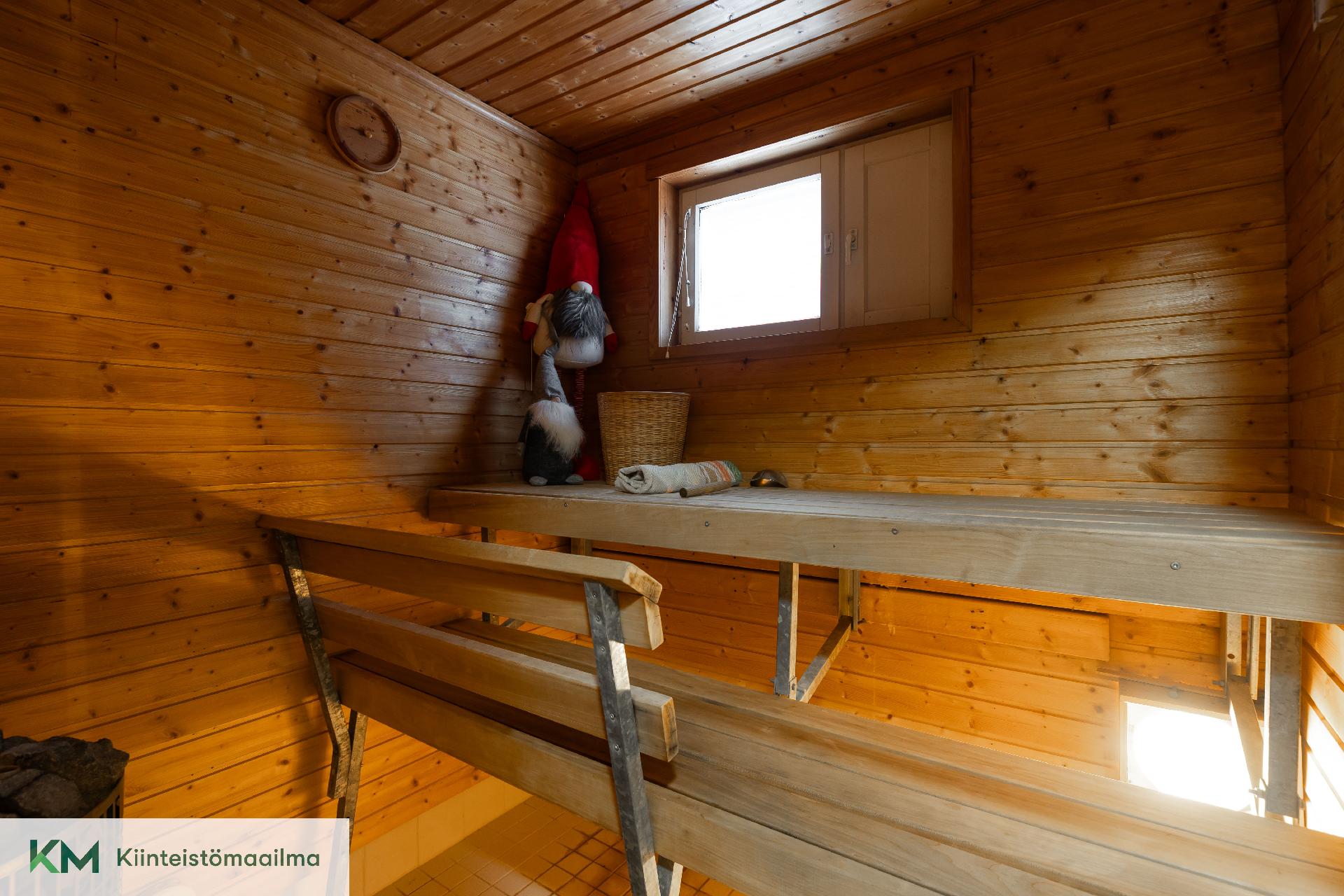 Punkkilantie 11, Tiutinen, Kotka