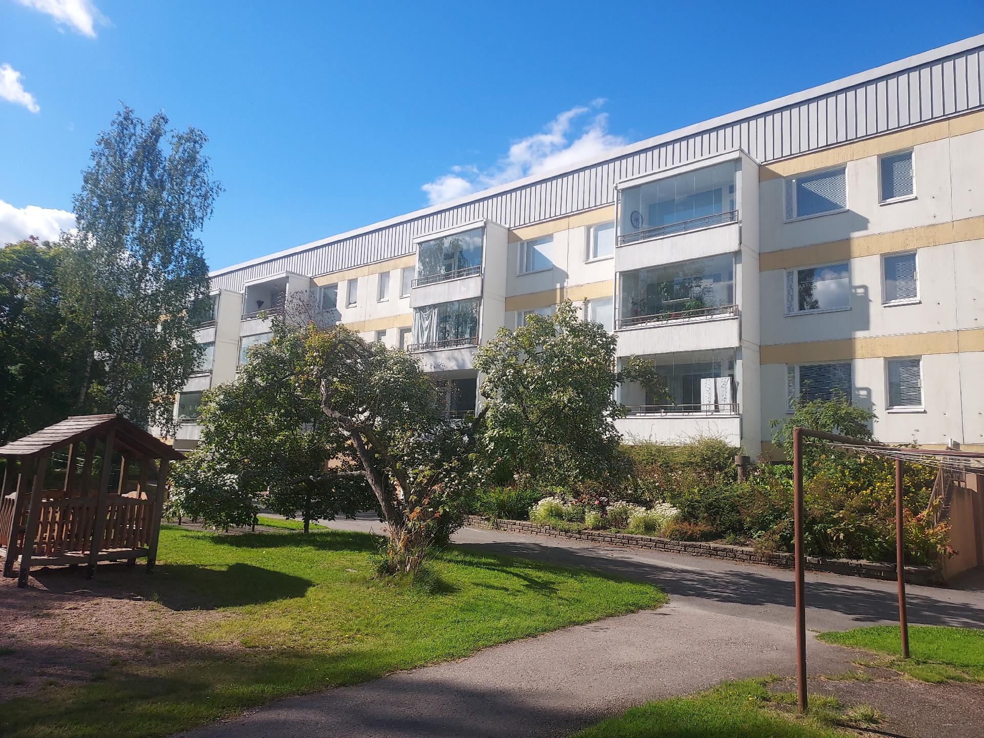 Julkisivu