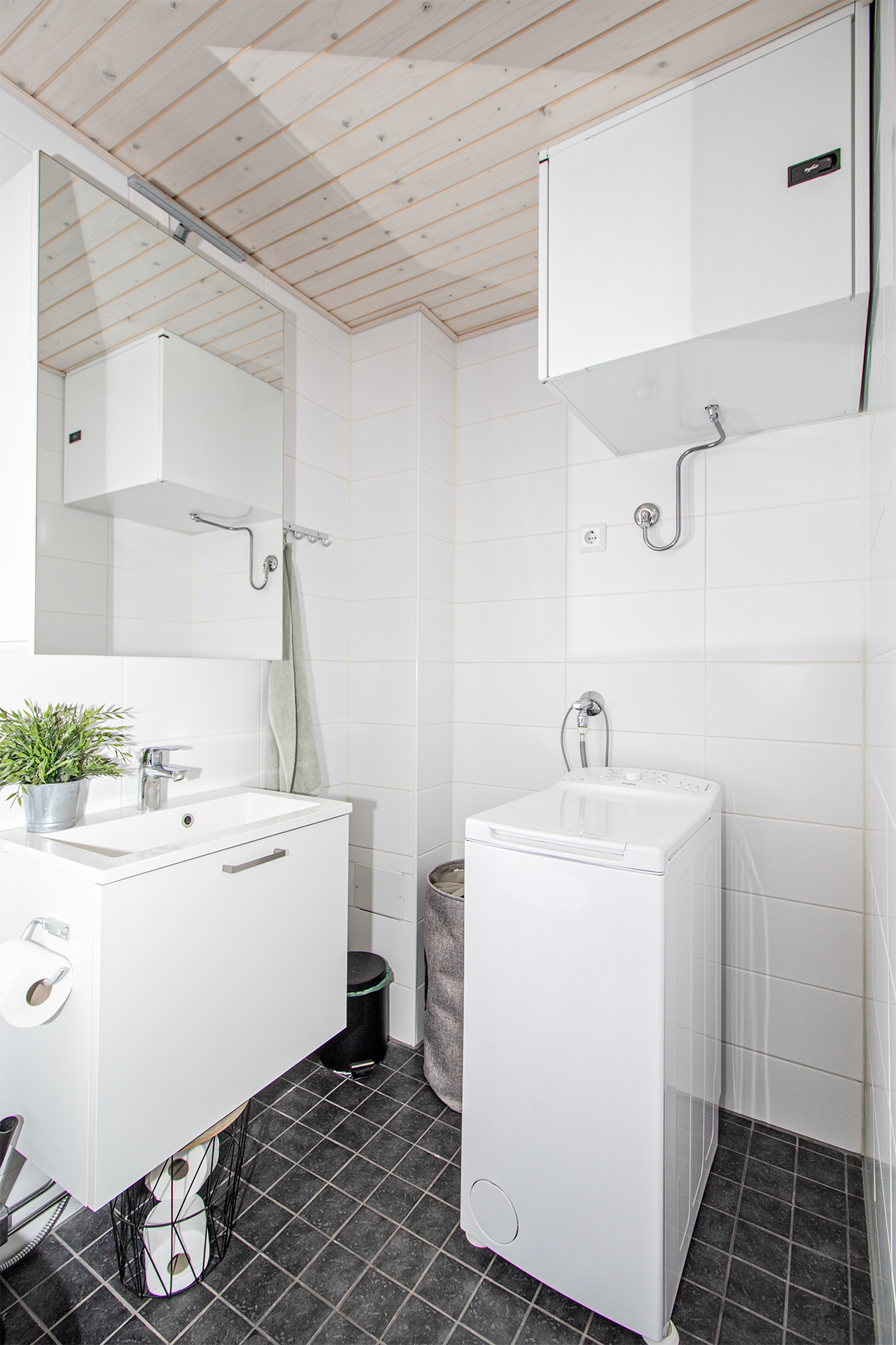 Hyvin tilaa pyykkitornille.