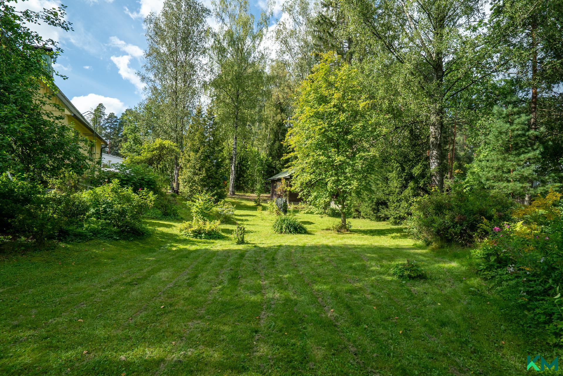 Kuvattu länsi suunnasta