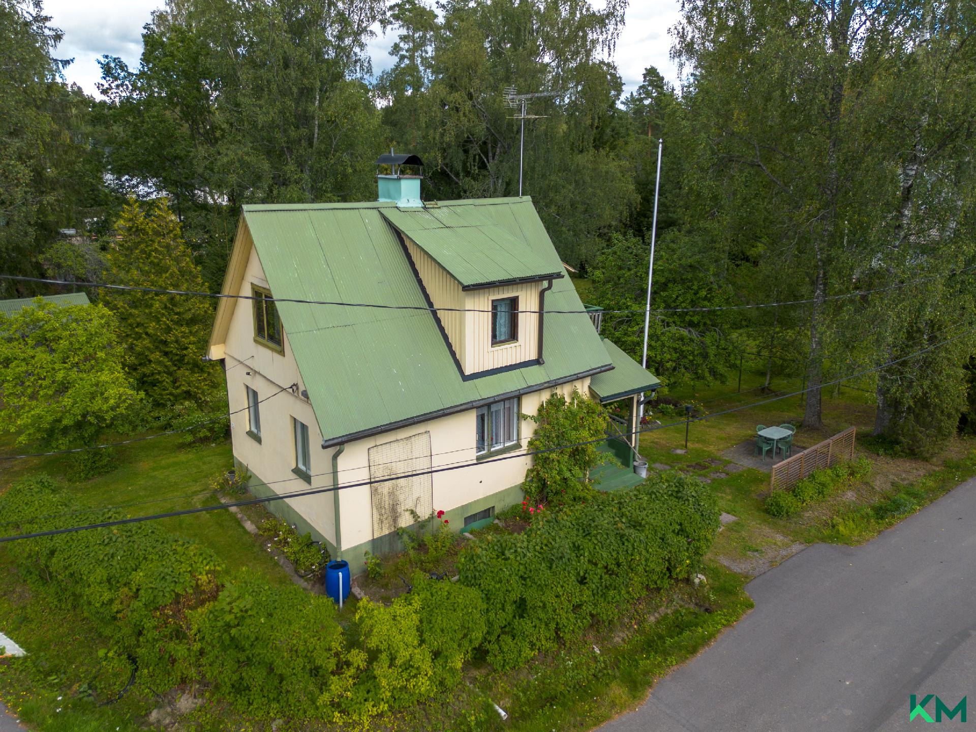 Purettava rakennus, mutta on mahdollista hyödyntää rakentamisen aikana