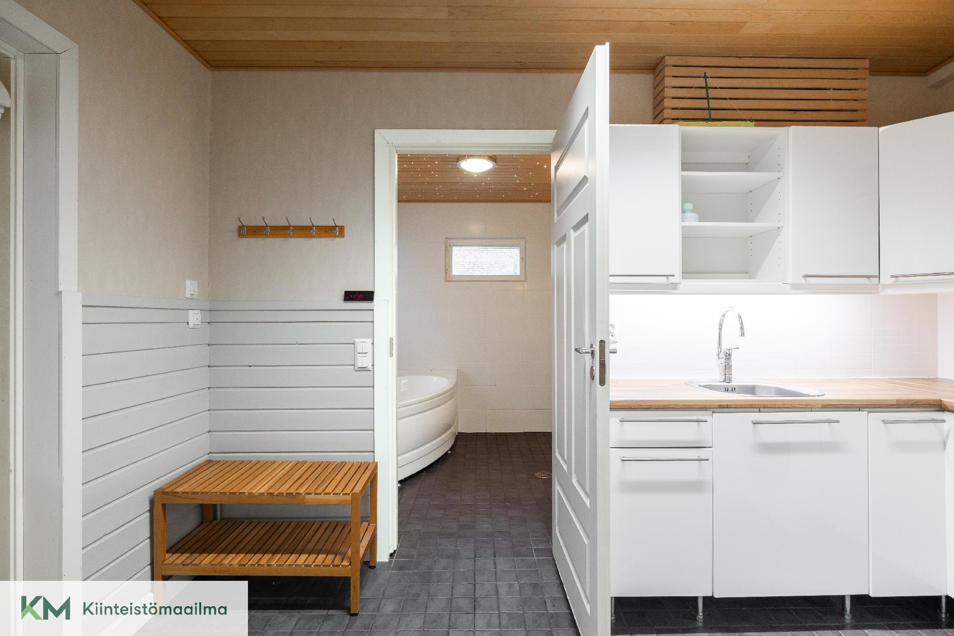 Ilmattarenkatu 4, Hovila, Kotka