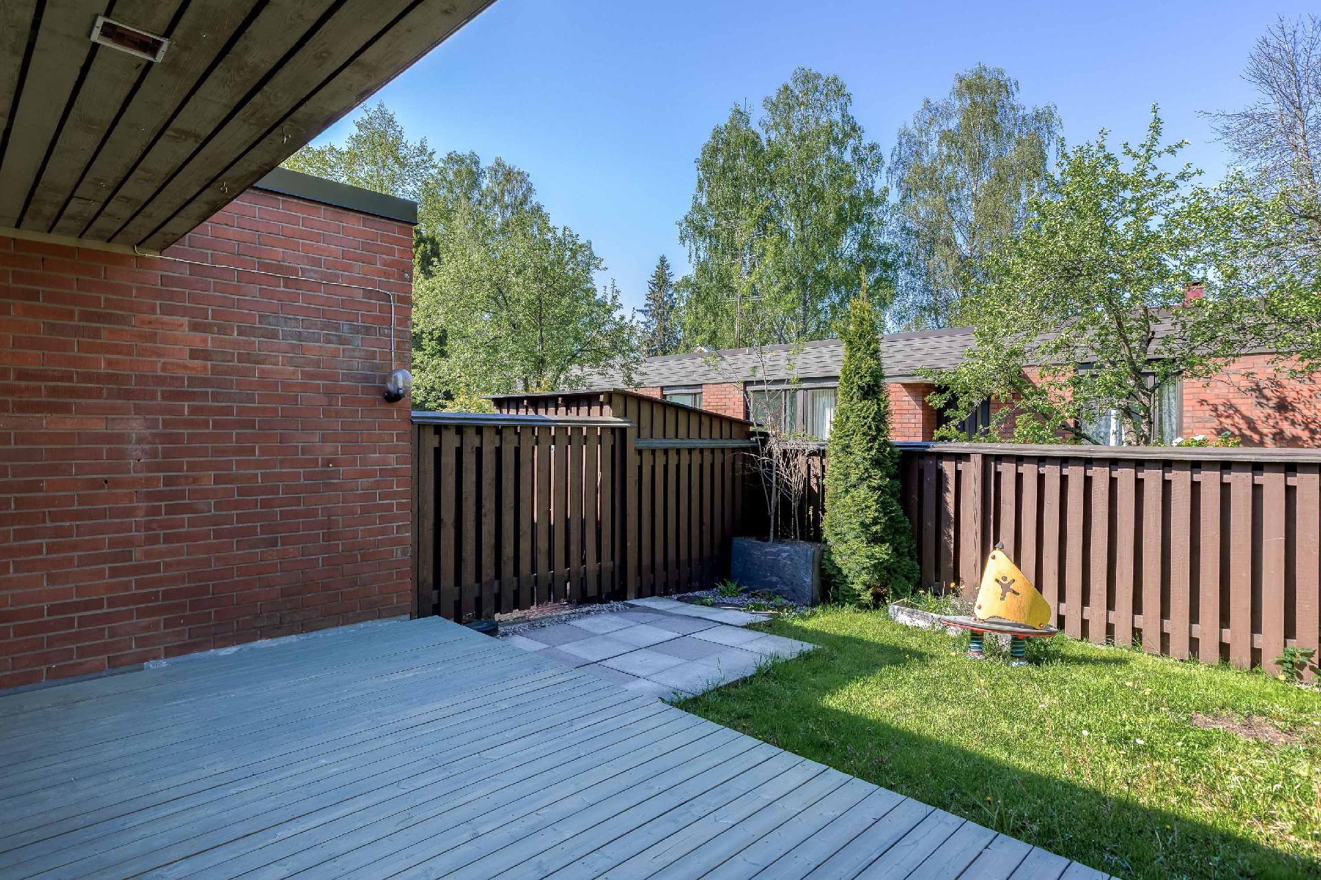 Elontie 83, Länsi-Pakila, Helsinki