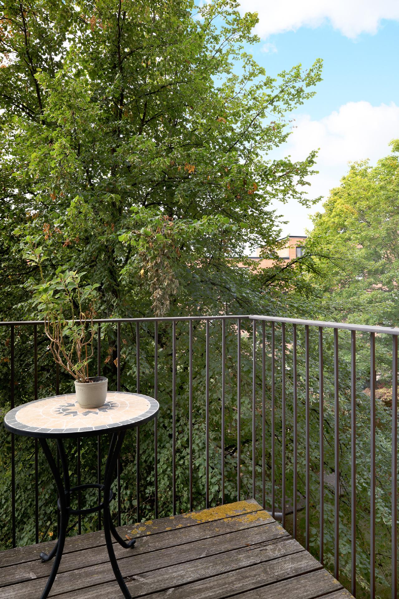 Puolipäivänkatu 4, Katajanokka, Helsinki