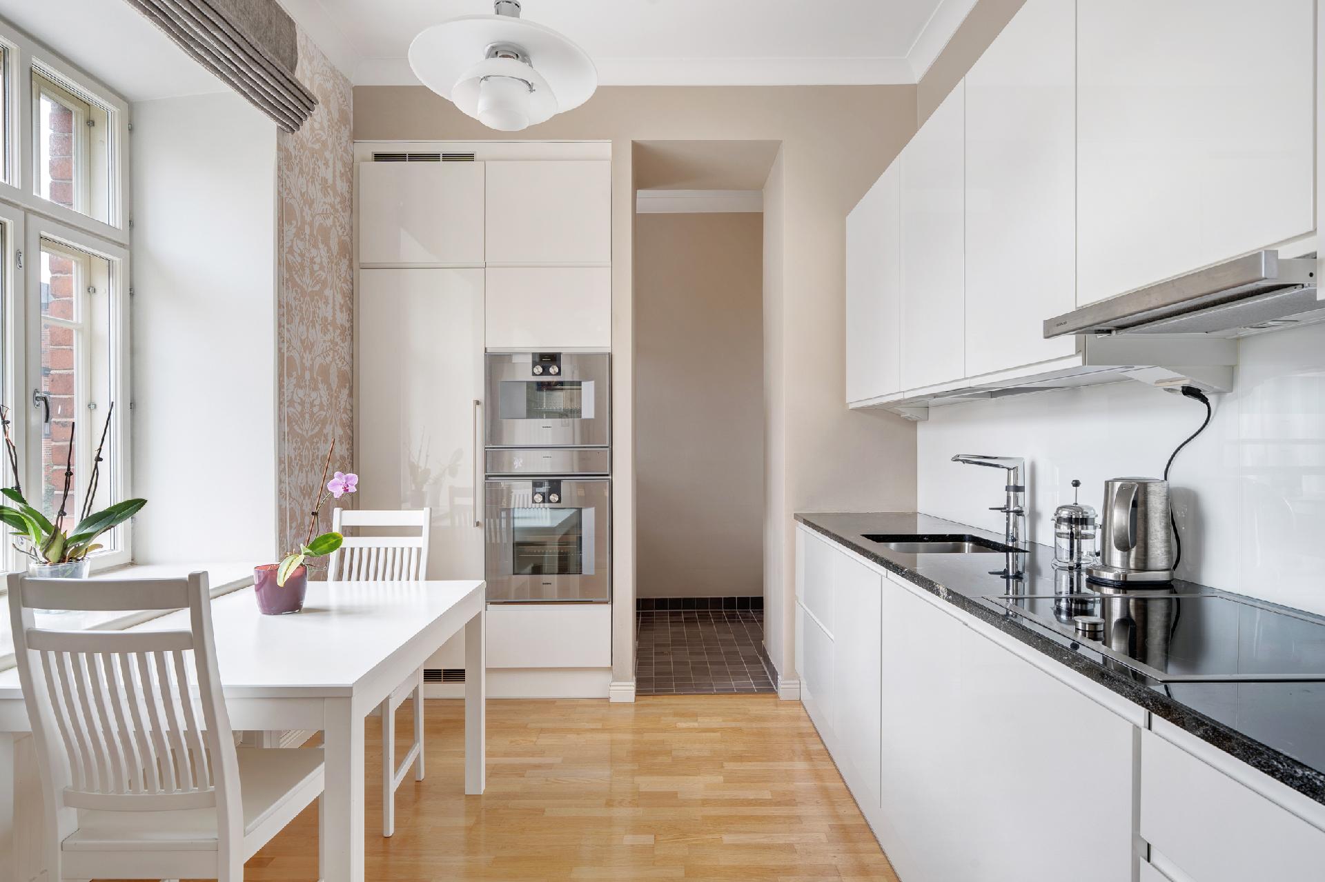 Puolipäivänkatu 4, Katajanokka, Helsinki