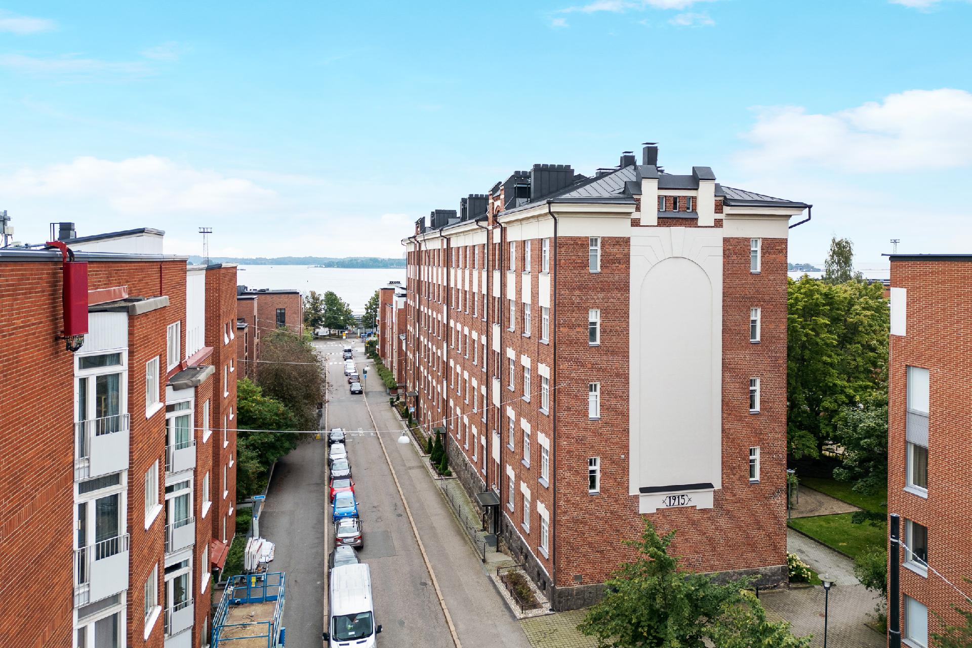 Puolipäivänkatu 4, Katajanokka, Helsinki