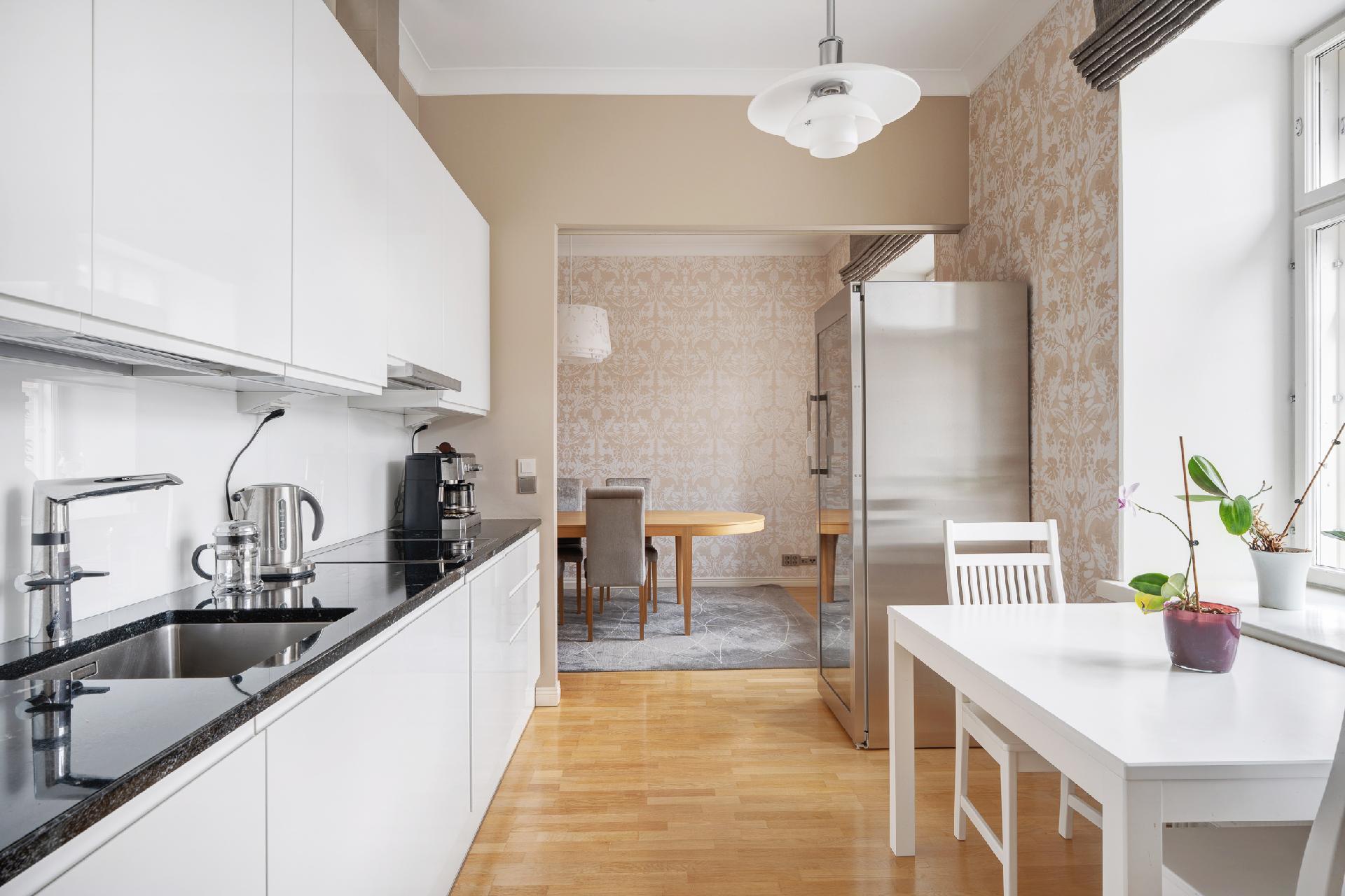 Puolipäivänkatu 4, Katajanokka, Helsinki