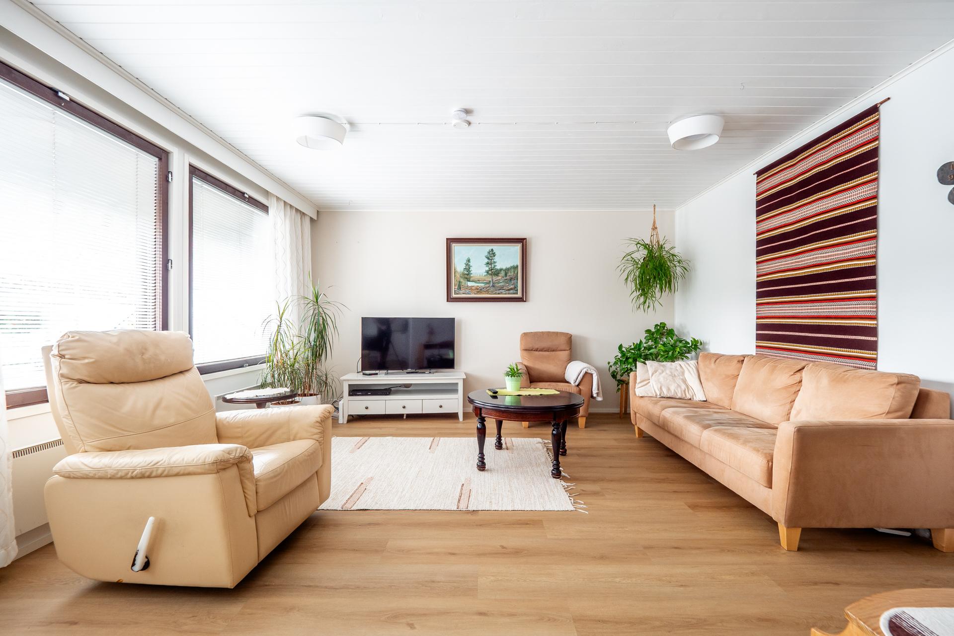 Välitie 2-4, Ristisuo, Kempele