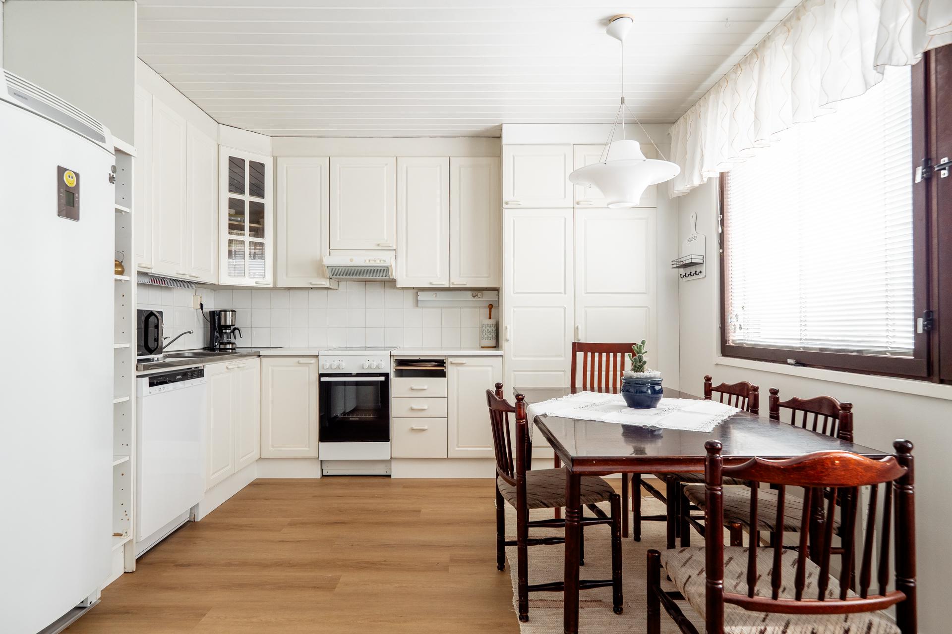 Välitie 2-4, Ristisuo, Kempele