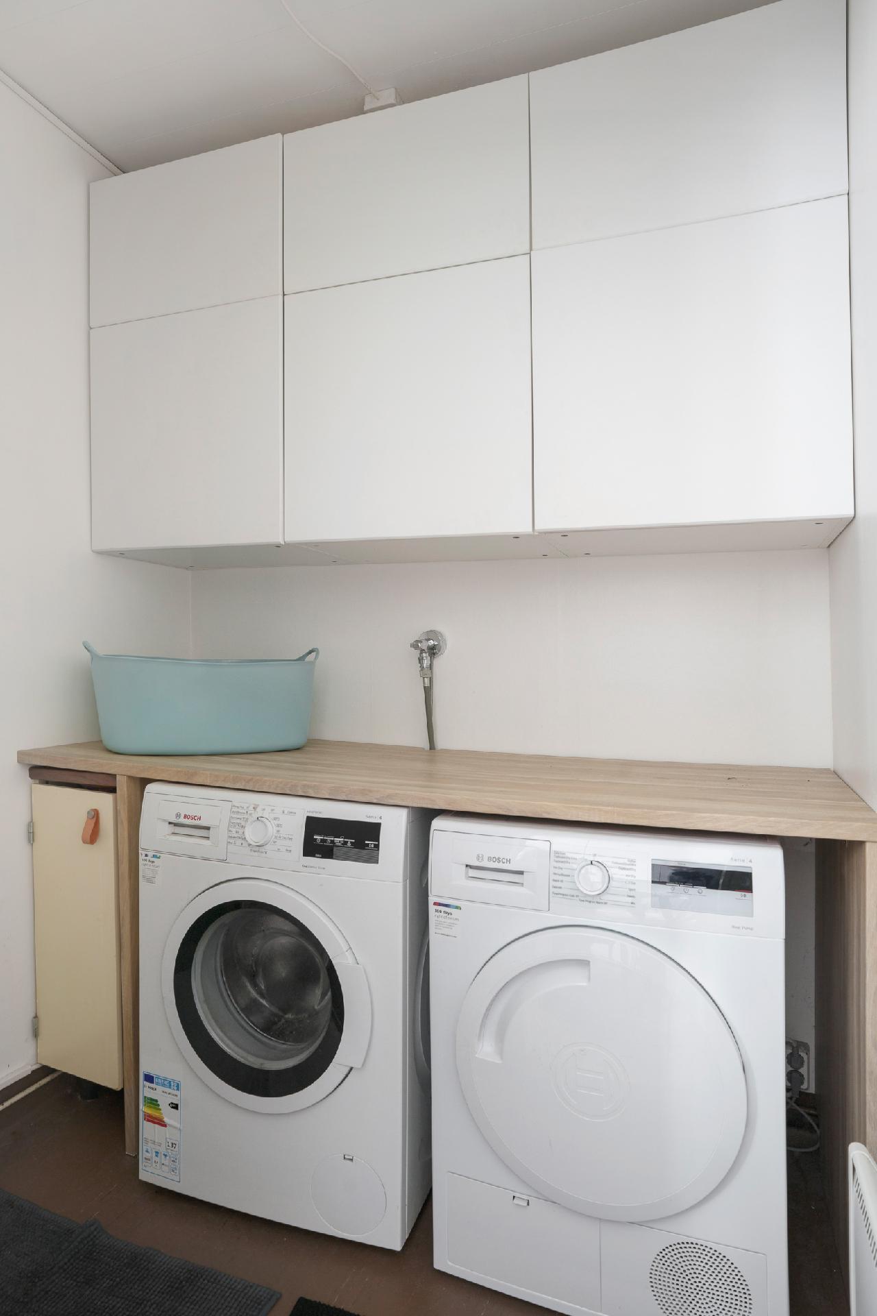 keittiön yhteydessä kodinhoitotila