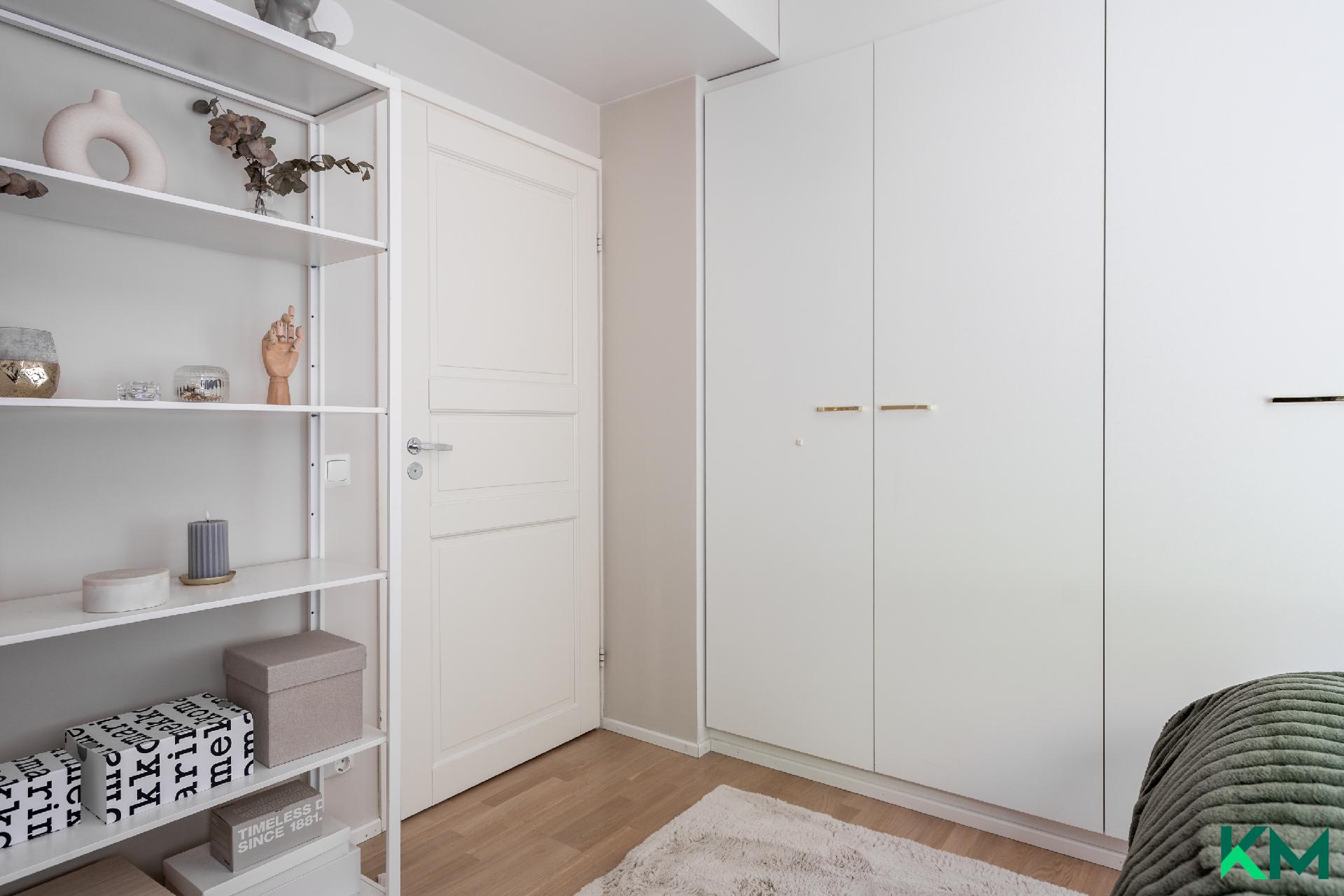 Makuuhuoneessa on monipuoliset säilytystilat