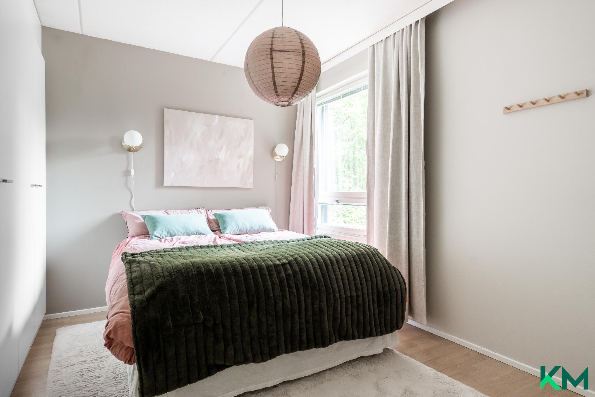 Levollinen makuuhuone