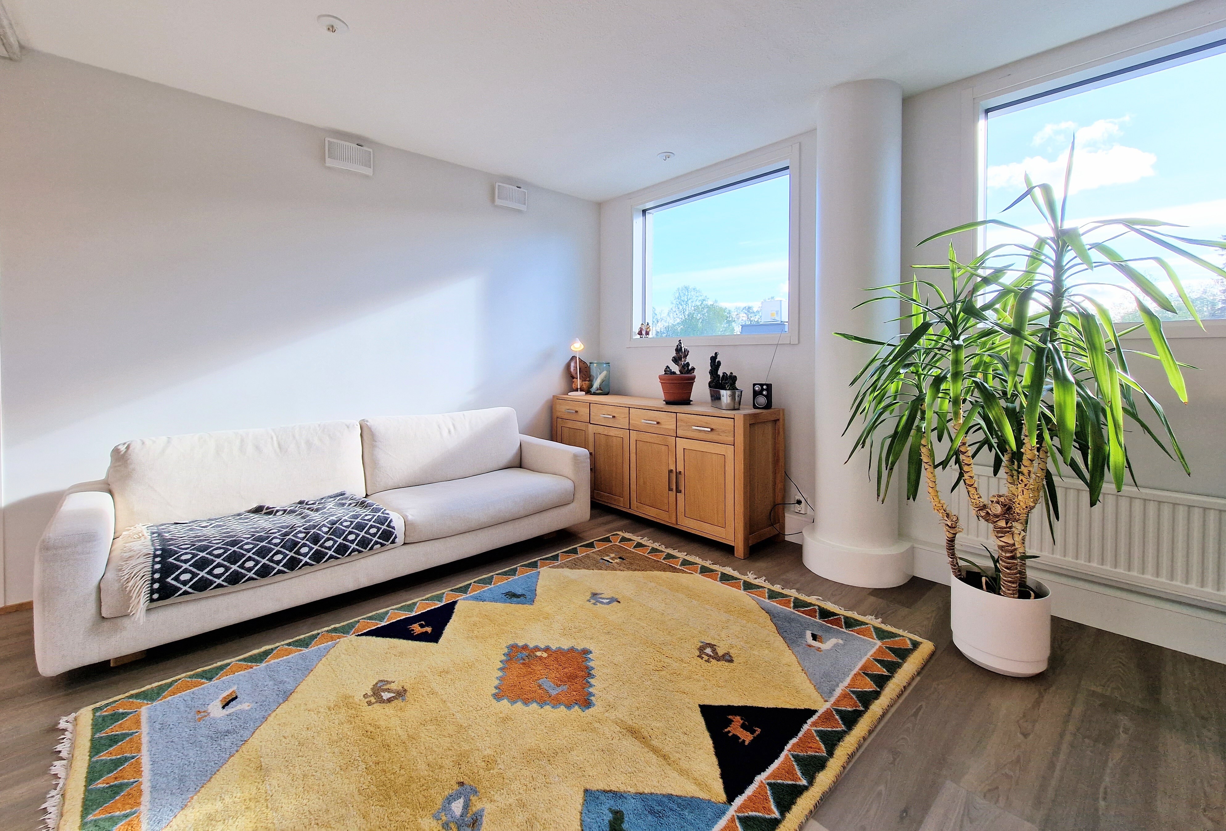 Lukunurkkaus sohvineen