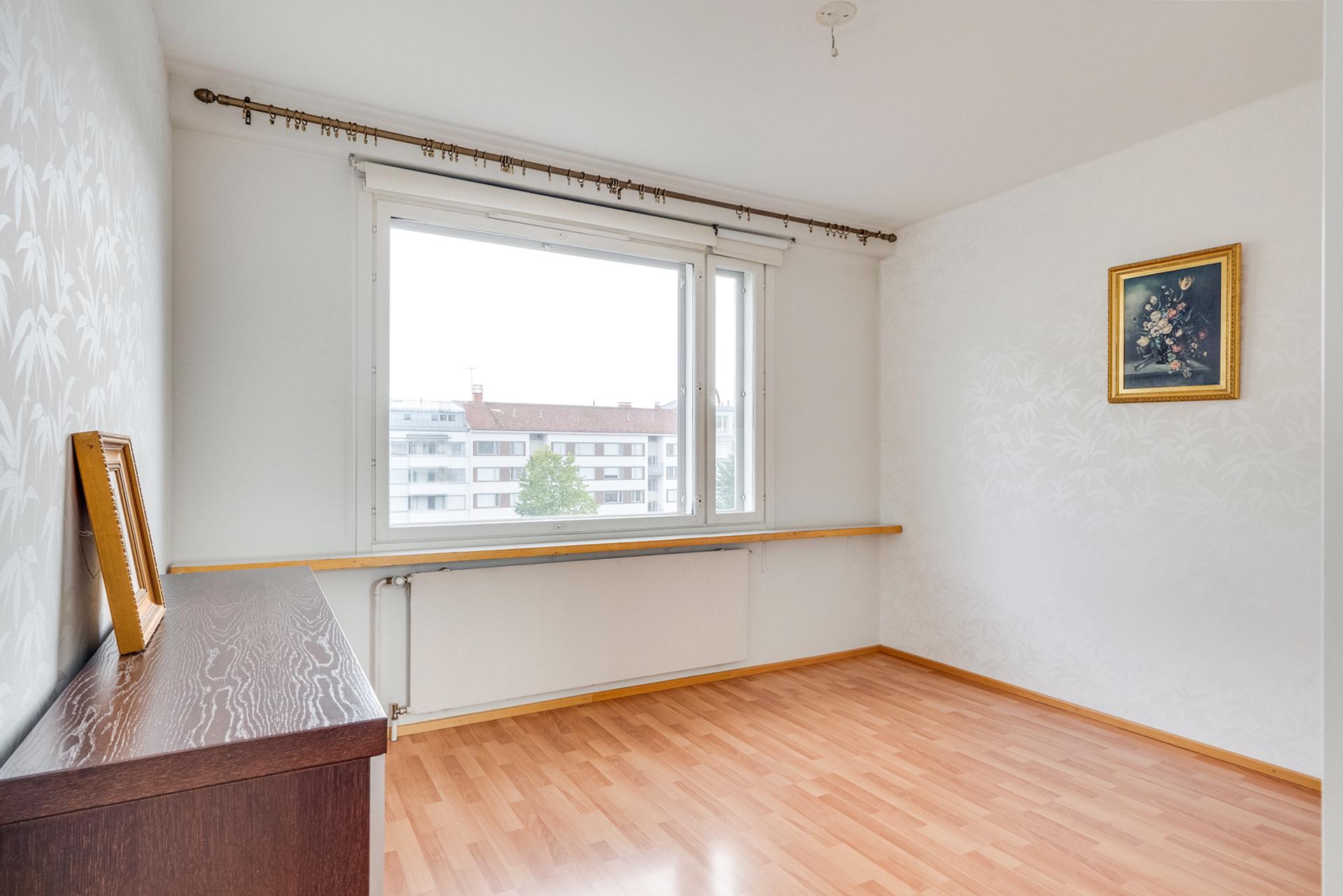 Makuuhuone 2, tilavin makuuhuone