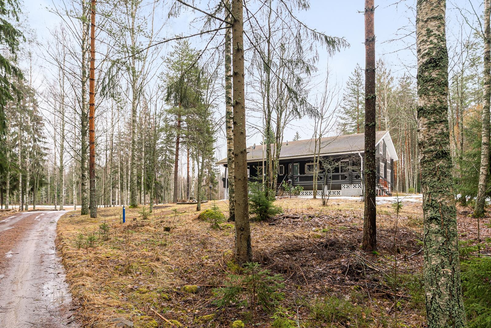 Ahonlaita 15, Purola, Tuusula