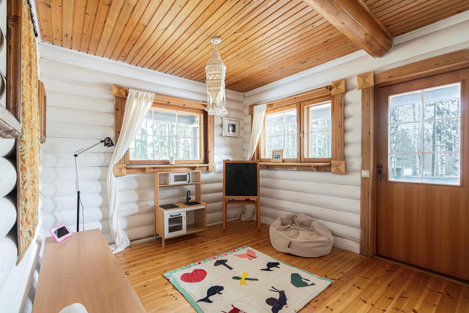 Ahonlaita 15, Purola, Tuusula