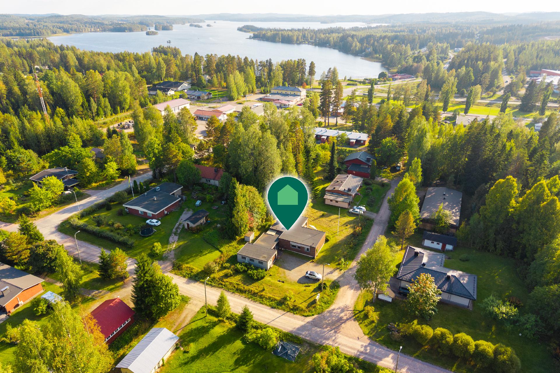 Koivukuja 2, Halli
