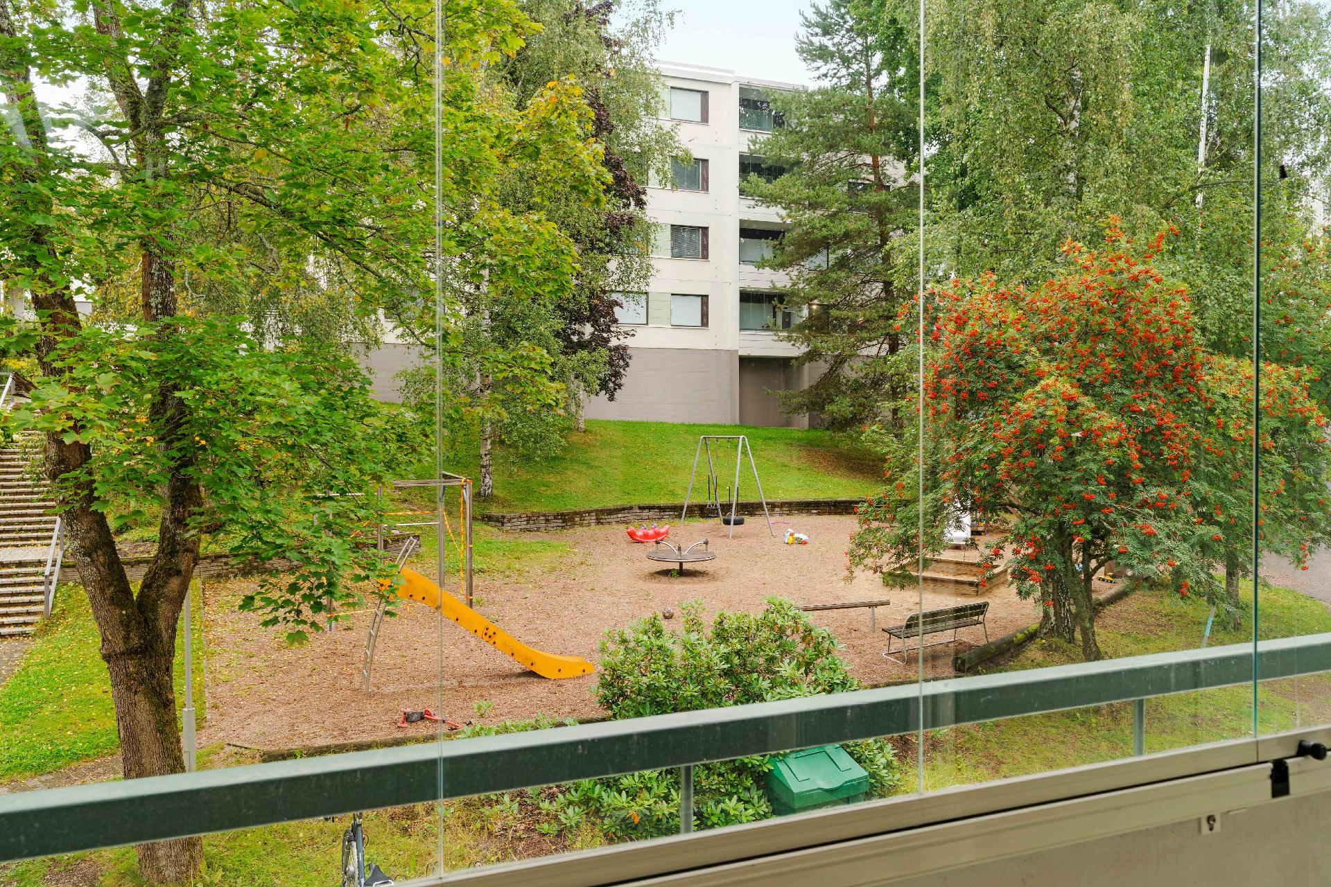 Näkymää parvekkeelta.