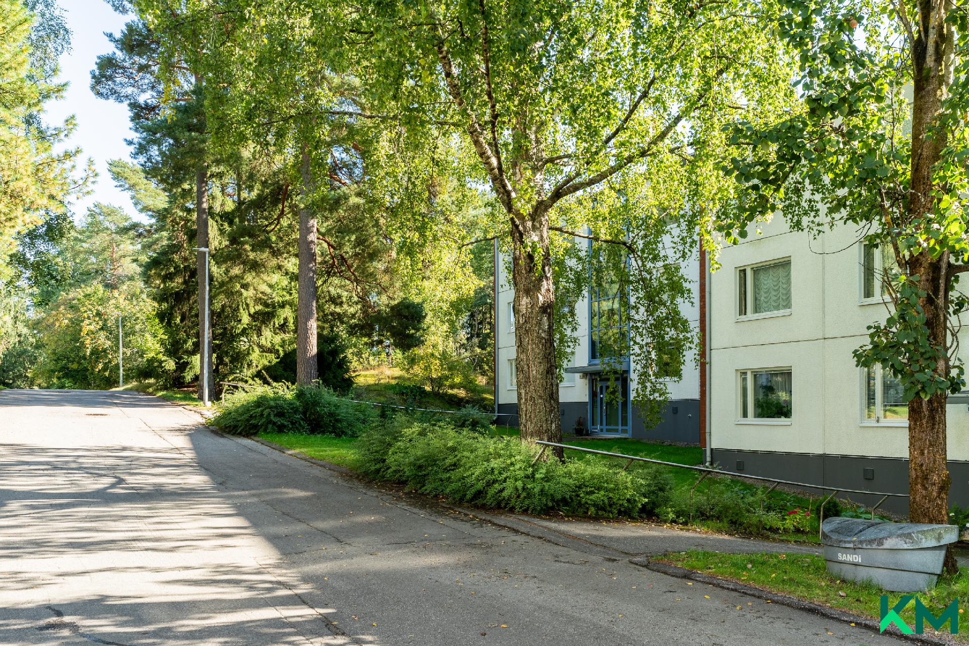 Uotinmäentie 11, Mellunmäki, Helsinki