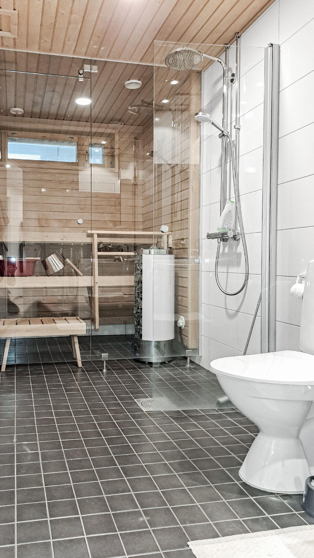 kylpyhuone ja sauna