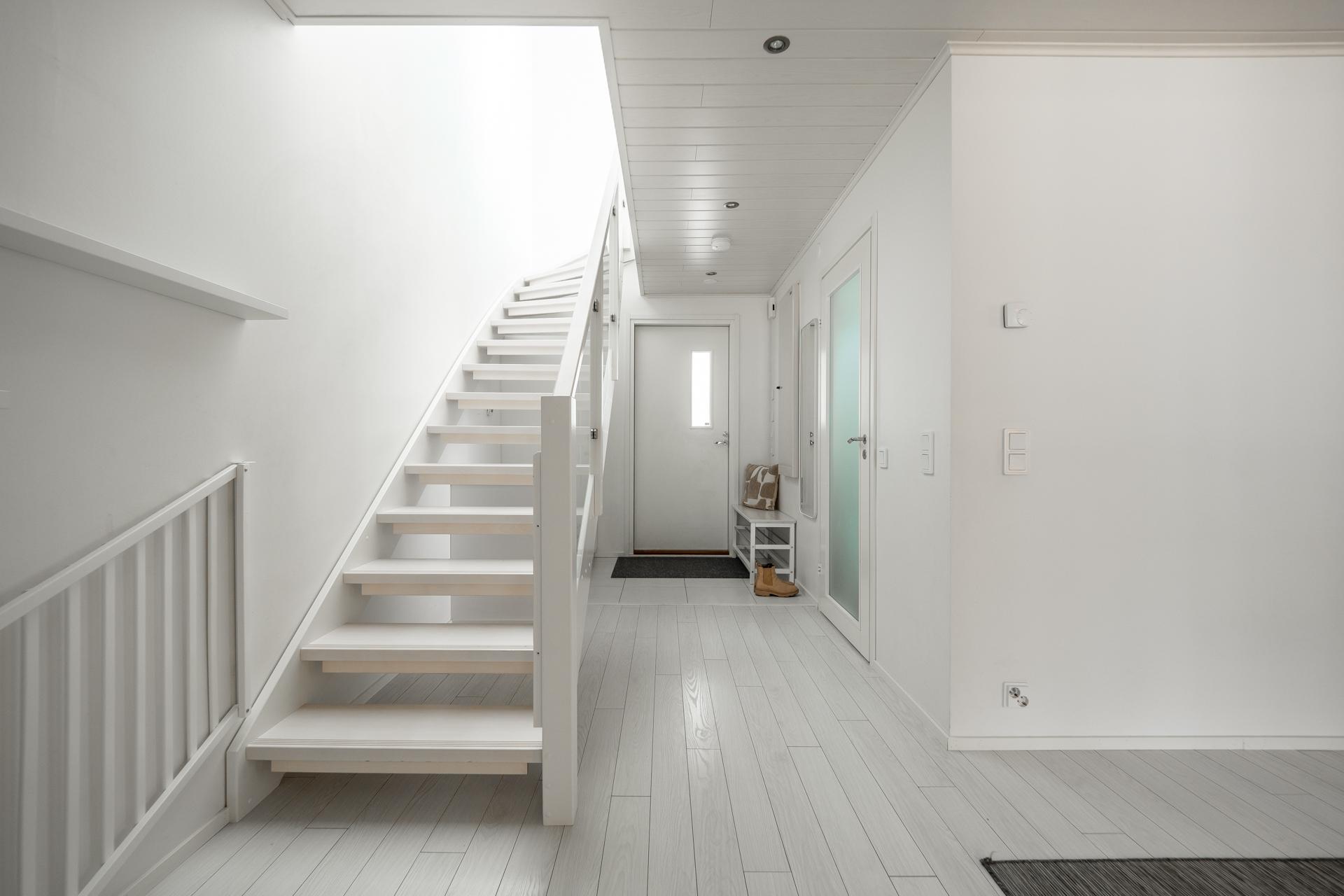 Juoksukuja 3, Kivikkokangas, Oulu