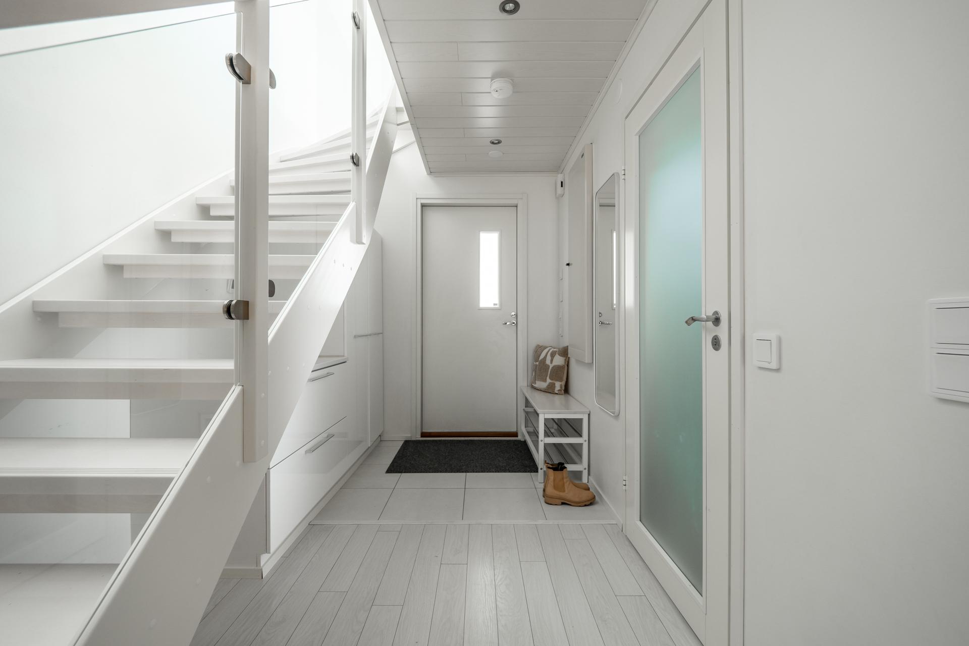 Juoksukuja 3, Kivikkokangas, Oulu